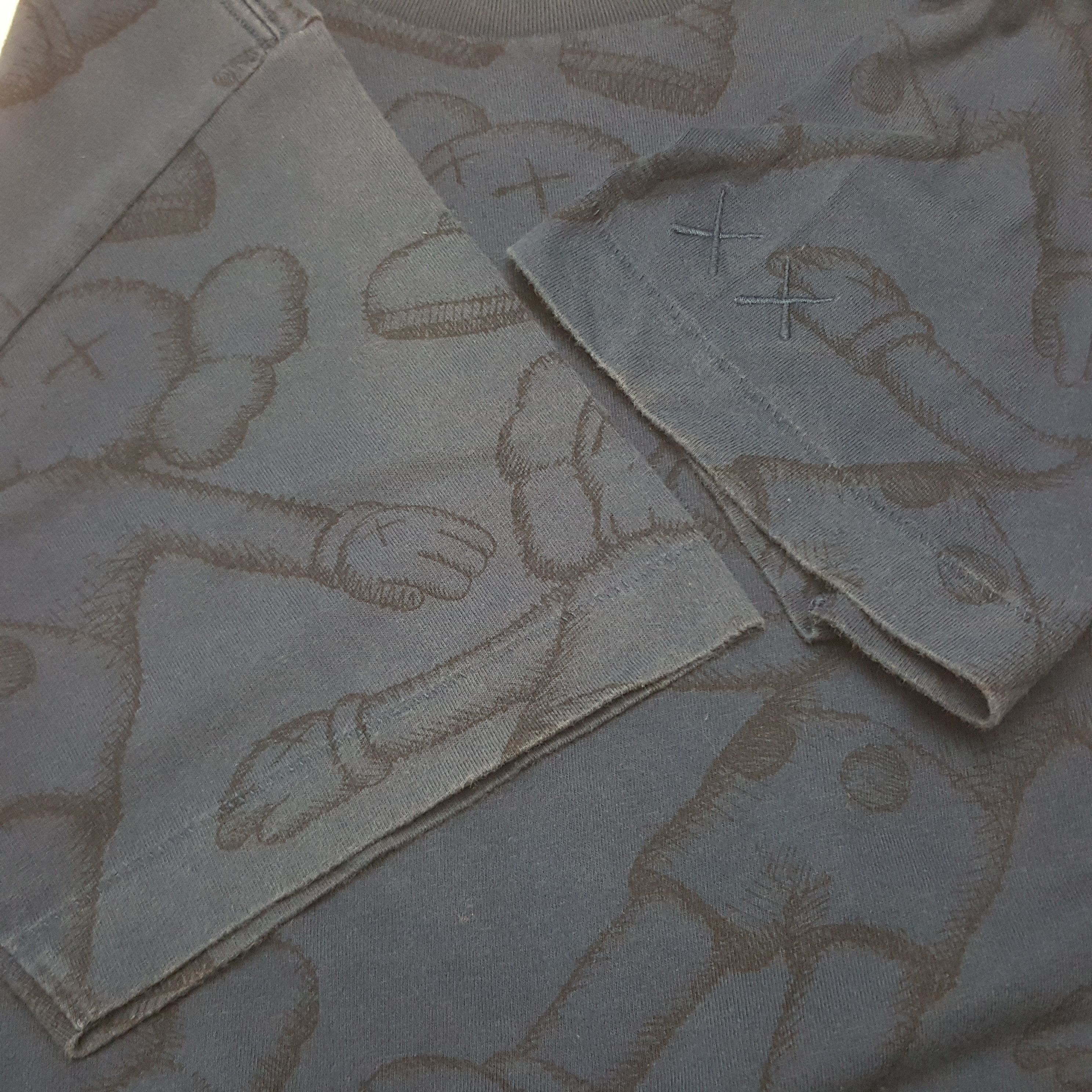 Kaws Vintage Kaws Overprinted Logo Tshirt Size US M / EU 48-50 / 2 - 5 Thumbnail