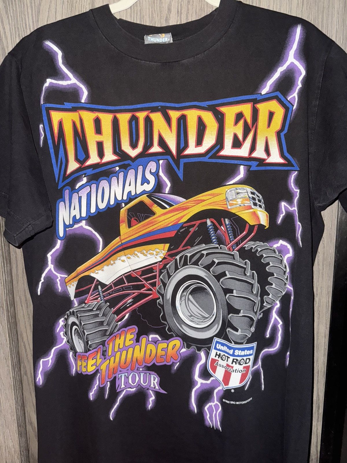 Vintage Vintage 1995 American Thunder Monster Truck tshirt Size US L / EU 52-54 / 3 - 1 Thumbnail