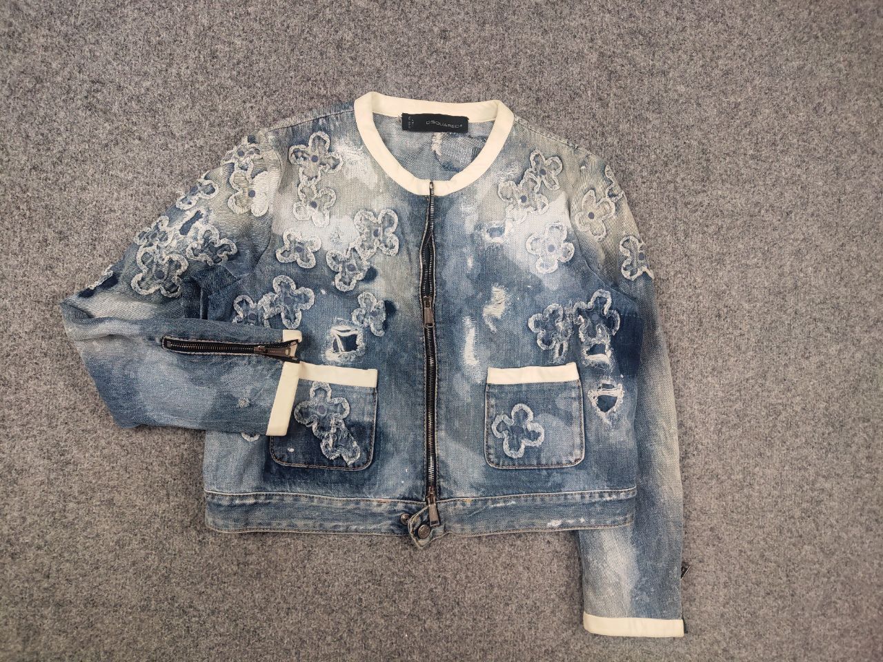 Dsquared2 Dsquared2 Vintage Denim Flower Applique Cropped Zip Jacket Size M / US 6-8 / IT 42-44 - 1 Thumbnail