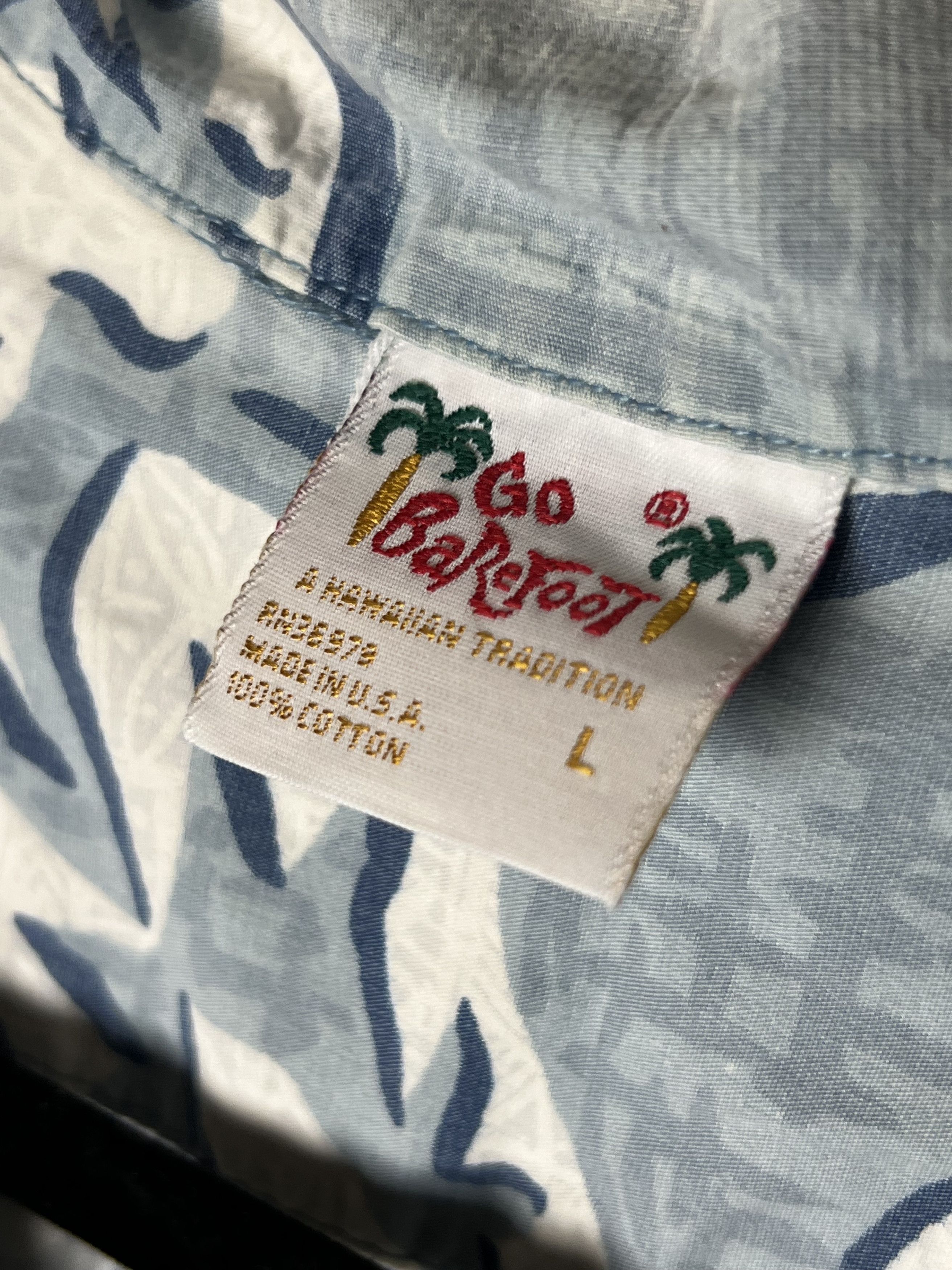 Vintage Vntg 80s Hawaiian Aloha Shirt: Barefoot in Paradise Hibiscus Size US L / EU 52-54 / 3 - 7 Thumbnail