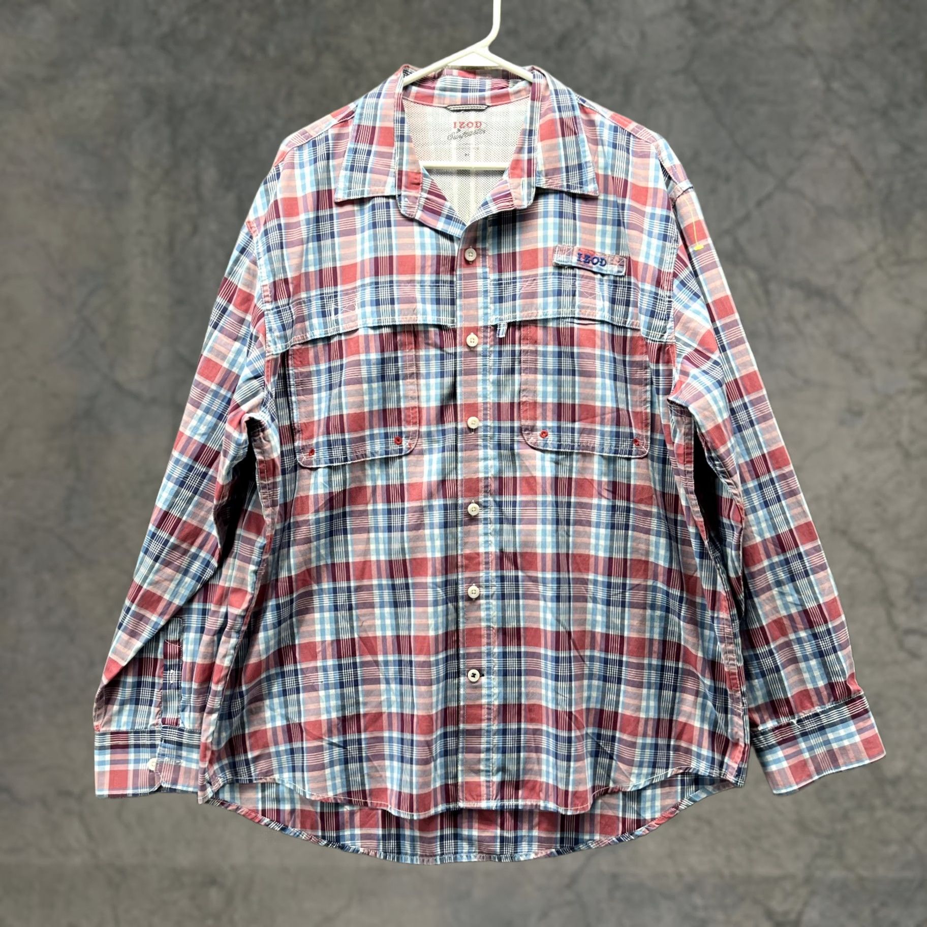 Izod VINTAGE Izod Shirt Men Medium Adult Red Blue Button Down Plaid Vented Saltwater Vintage Size US M / EU 48-50 / 2 - 1 Thumbnail