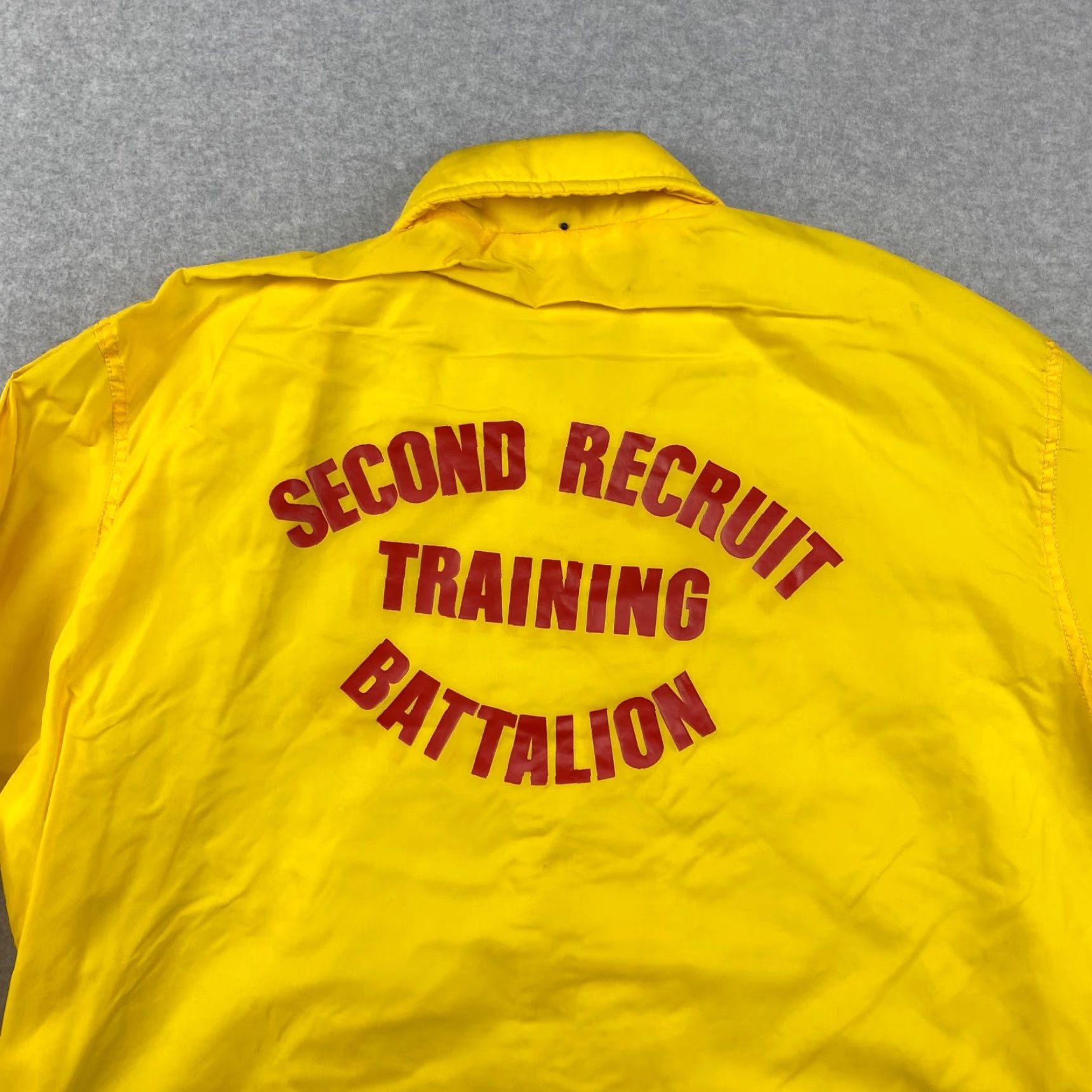 Dunbrooke VINTAGE Dunbrooke Jacket Mens L Yellow Nylon Snap Windbreaker All Seasons Pockets Logo Military Size US L / EU 52-54 / 3 - 7 Thumbnail