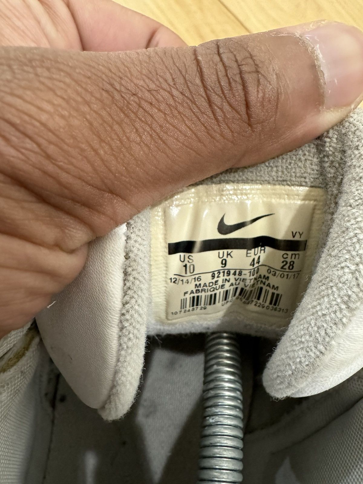 Nike Nike air max uptempo triple white Size US 10 / EU 43 - 5 Thumbnail
