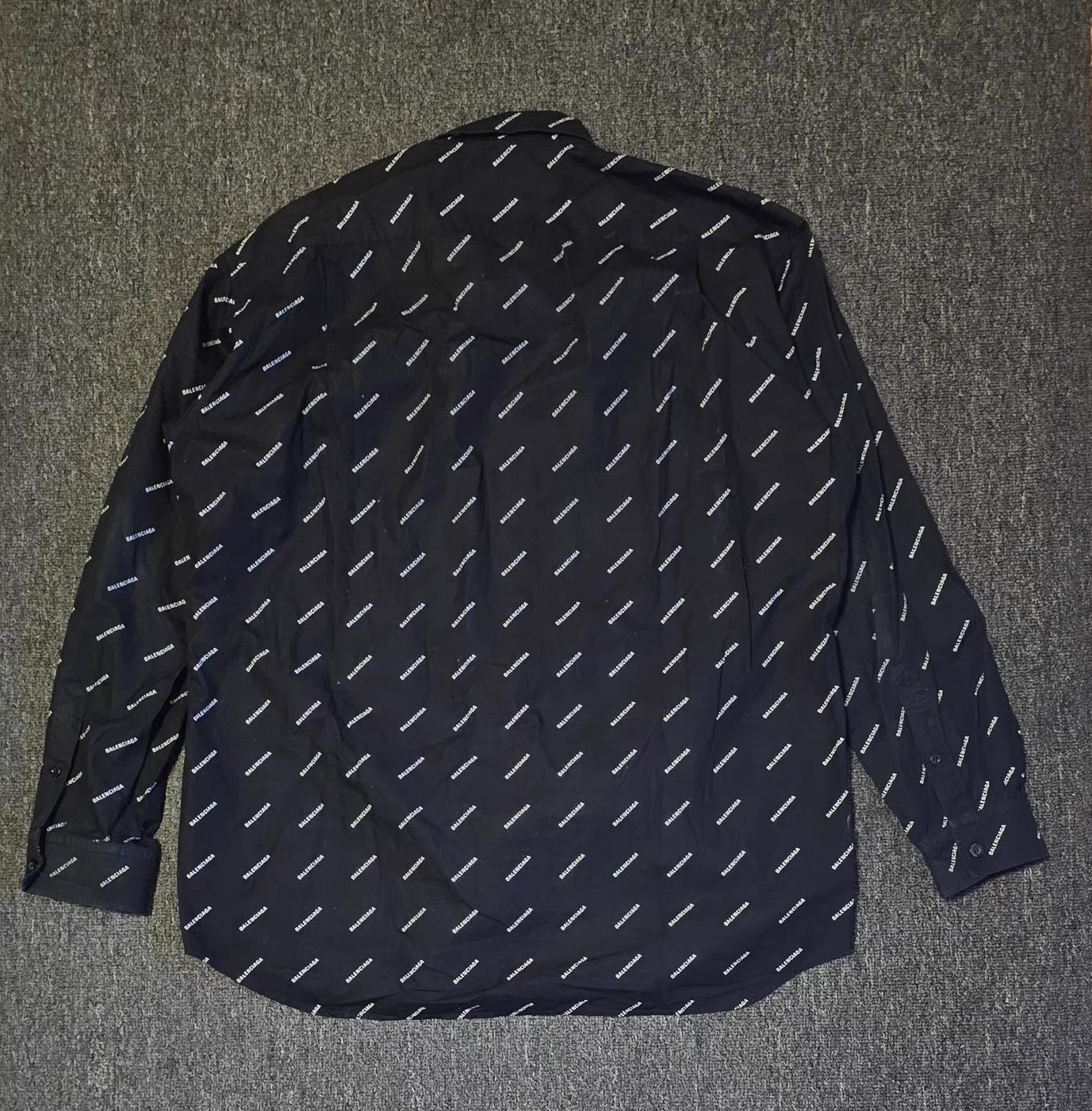 Balenciaga Balenciaga All-Logo Oversized Shirt. Q4 Size US L / EU 52-54 / 3 - 2 Thumbnail