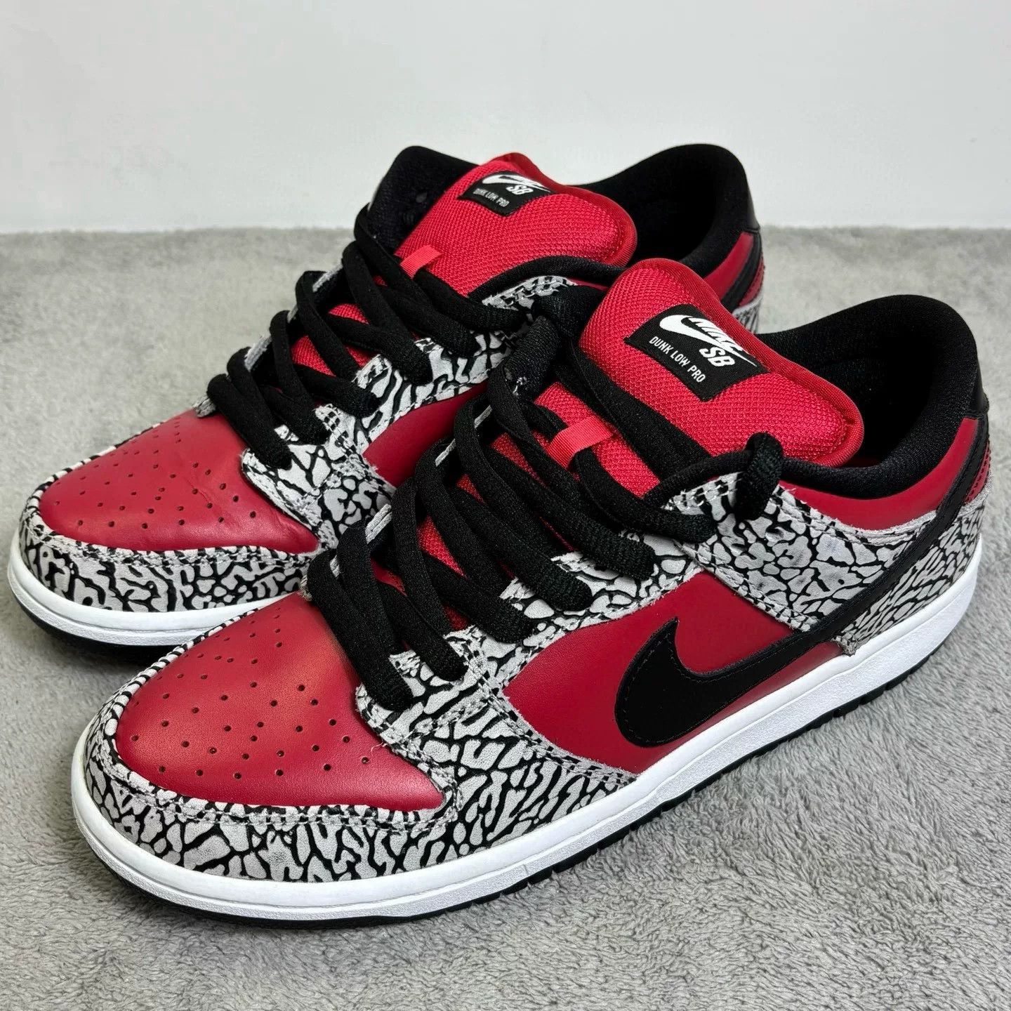 Supreme Supreme DUNK Red Lowtop Sneakers 43 Men Size US 10 / EU 43 - 1 Thumbnail