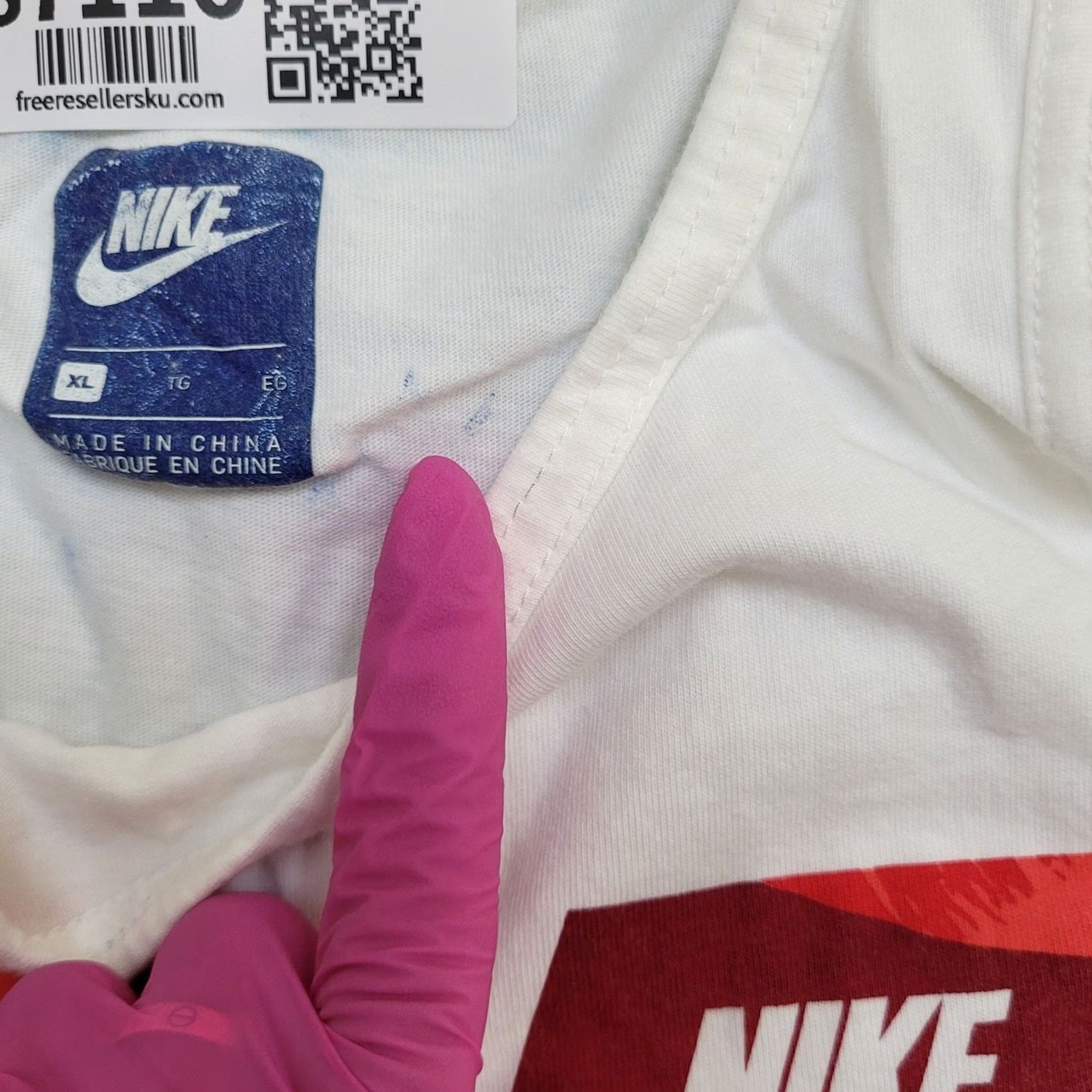 Nike NIKE Swoosh Tank-Top Teens XL White Spellout Size US XL / EU 56 / 4 - 5 Thumbnail