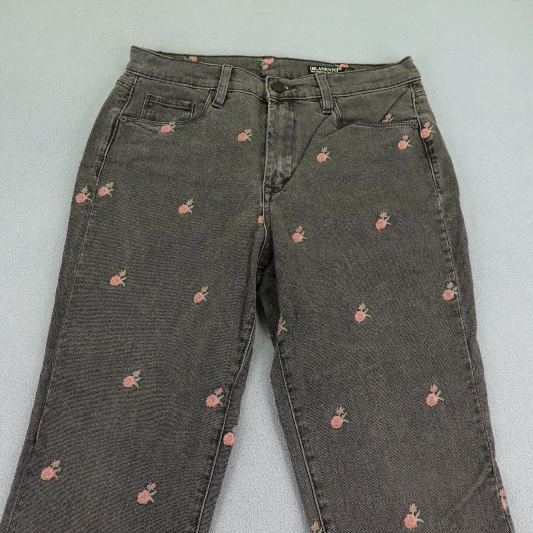 Vintage VINTAGE BlankNYC Women's Cropped Jeans 28 Gray Denim High Rise All Over Flower Pattern Size 30" / US 8 / IT 44 - 2 Thumbnail