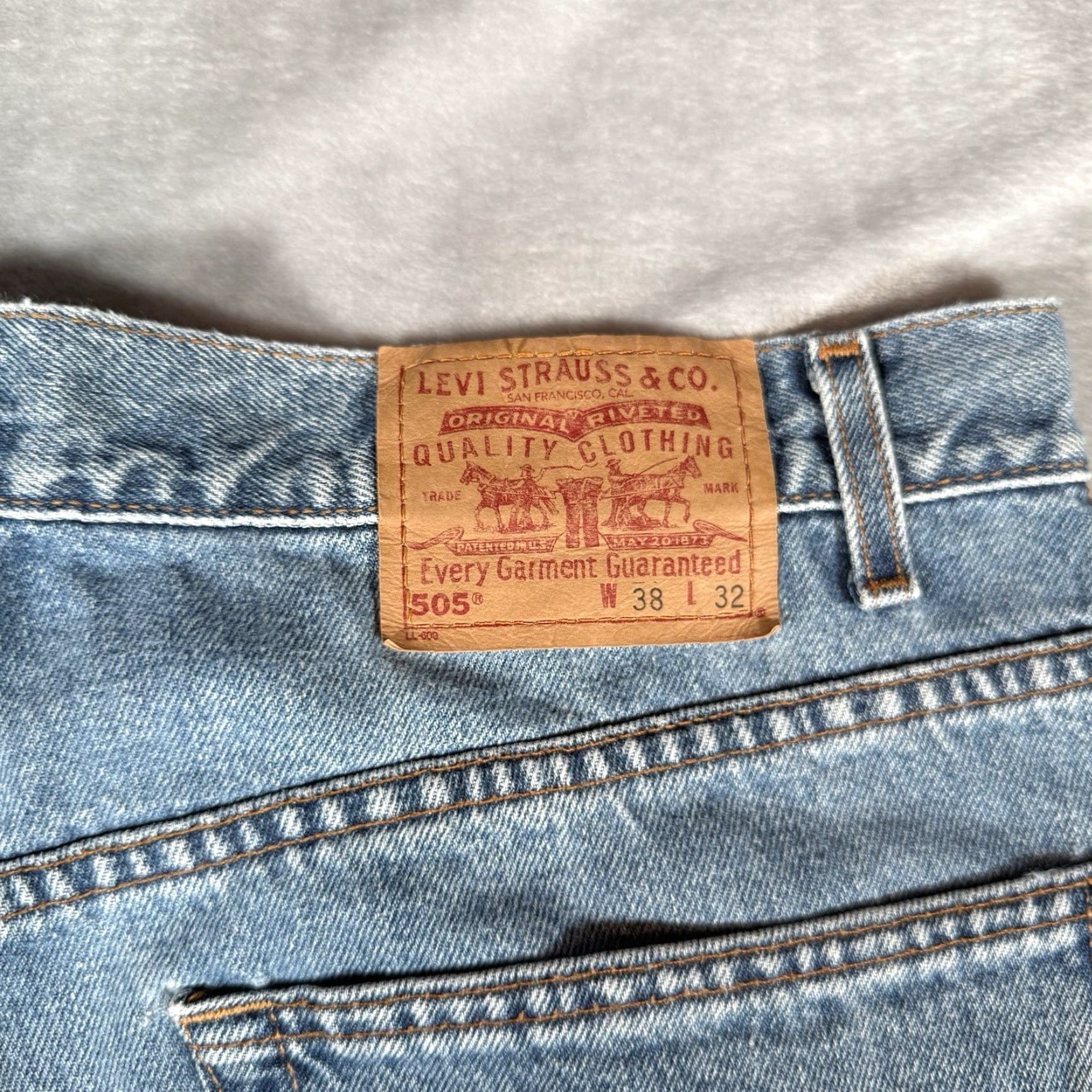 Levi's VINTAGE Levi's 505 Straight Leg Jeans Mens 36x32 Blue 90s Size US 36 / EU 52 - 2 Thumbnail
