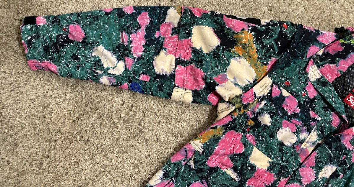 Supreme × The North Face SUPREMExTNF S/S 22 FLORAL SIZE MEDIUM Size US M / EU 48-50 / 2 - 7 Thumbnail