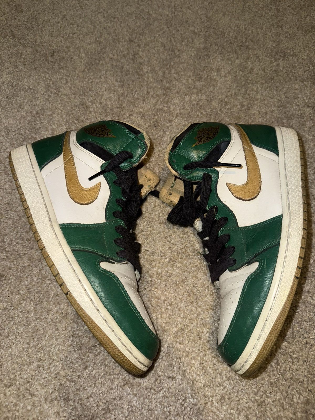 Nike Jordan Celtic OG Highs 1s Size US 10 / EU 43 - 2 Thumbnail