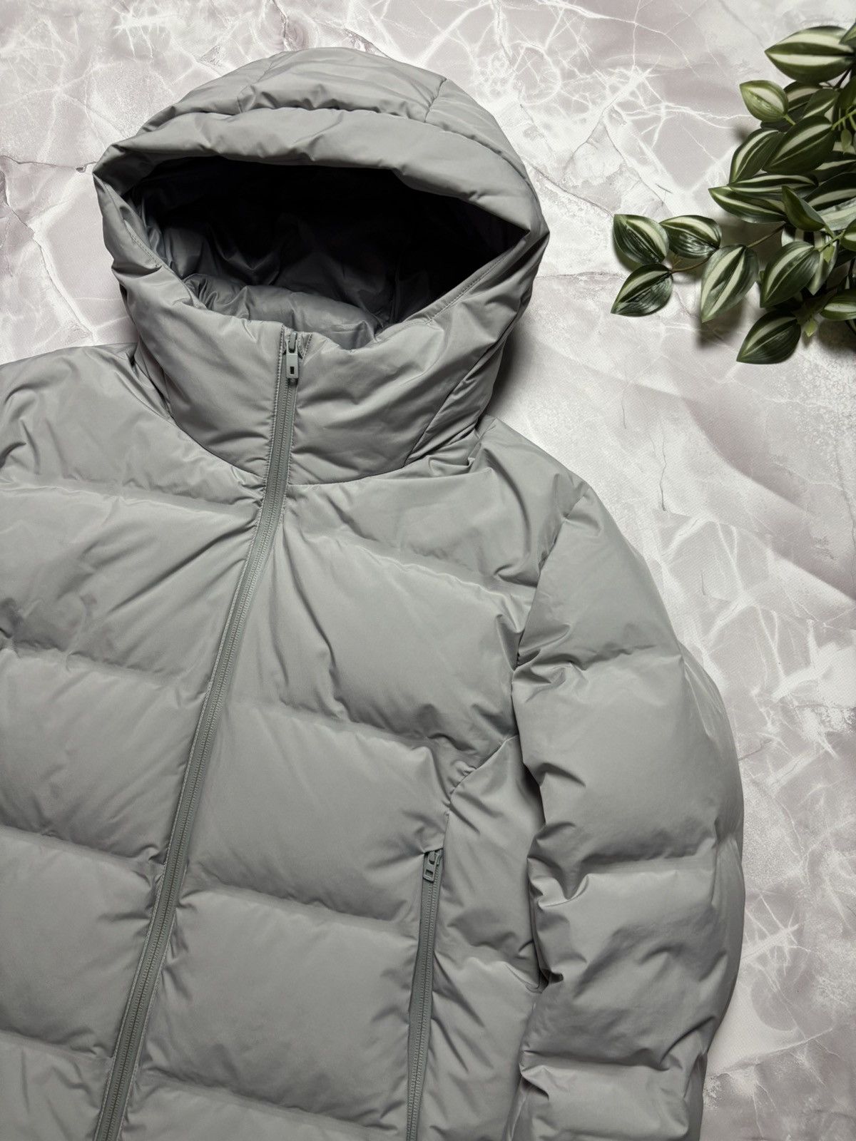 Uniqlo UNIQLO Seamless Down Parka 3D Cut Puffer Jacket Light Gray M Size US M / EU 48-50 / 2 - 3 Thumbnail