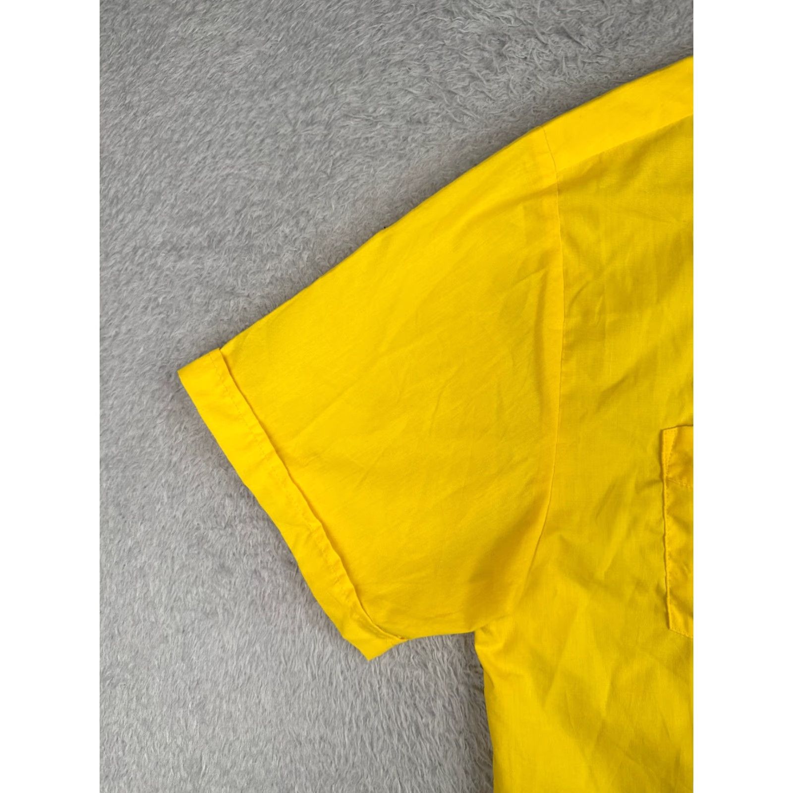 Omega Omega Fashion Guayabera Shirt Mens Adult 17.5 Yellow Cotton Polyester Blend 4 Pocket Button-Up Short Sleeve Casual Beach Classic 90s? Size US XXL / EU 58 / 5 - 3 Thumbnail