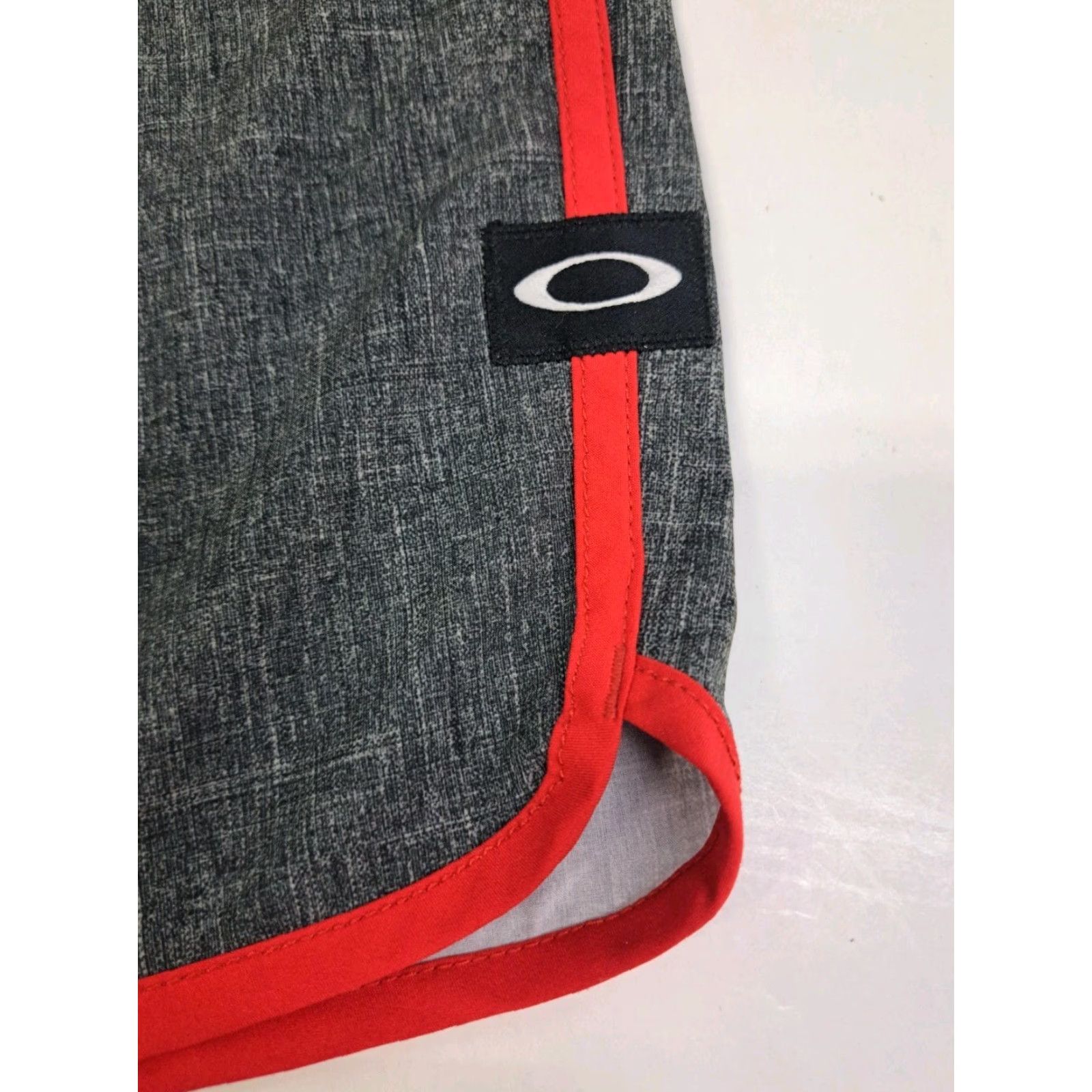 Oakley Oakley Mens Board Shorts Grey/Red Back Pocket 38 Regular 9" P/SP #7002 Mens Swim Bottoms Surfer Colorful 90s Size US 38 / EU 54 - 4 Thumbnail