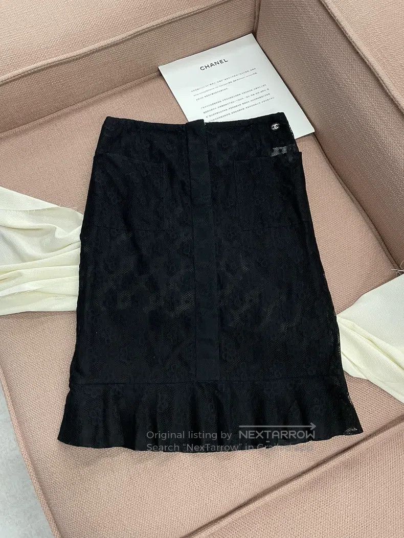 Chanel Chanel Black floral lace skirt Size 25" / US 0 / IT 36 - 1 Thumbnail