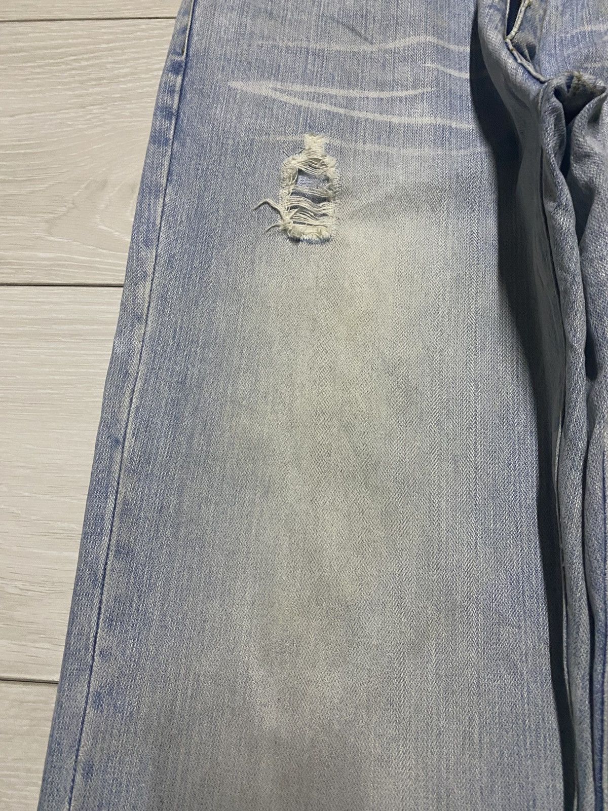 Vintage Vintage Japanese Brand Faded Light Wash Loose Jeans Size US 30 / EU 46 - 7 Thumbnail