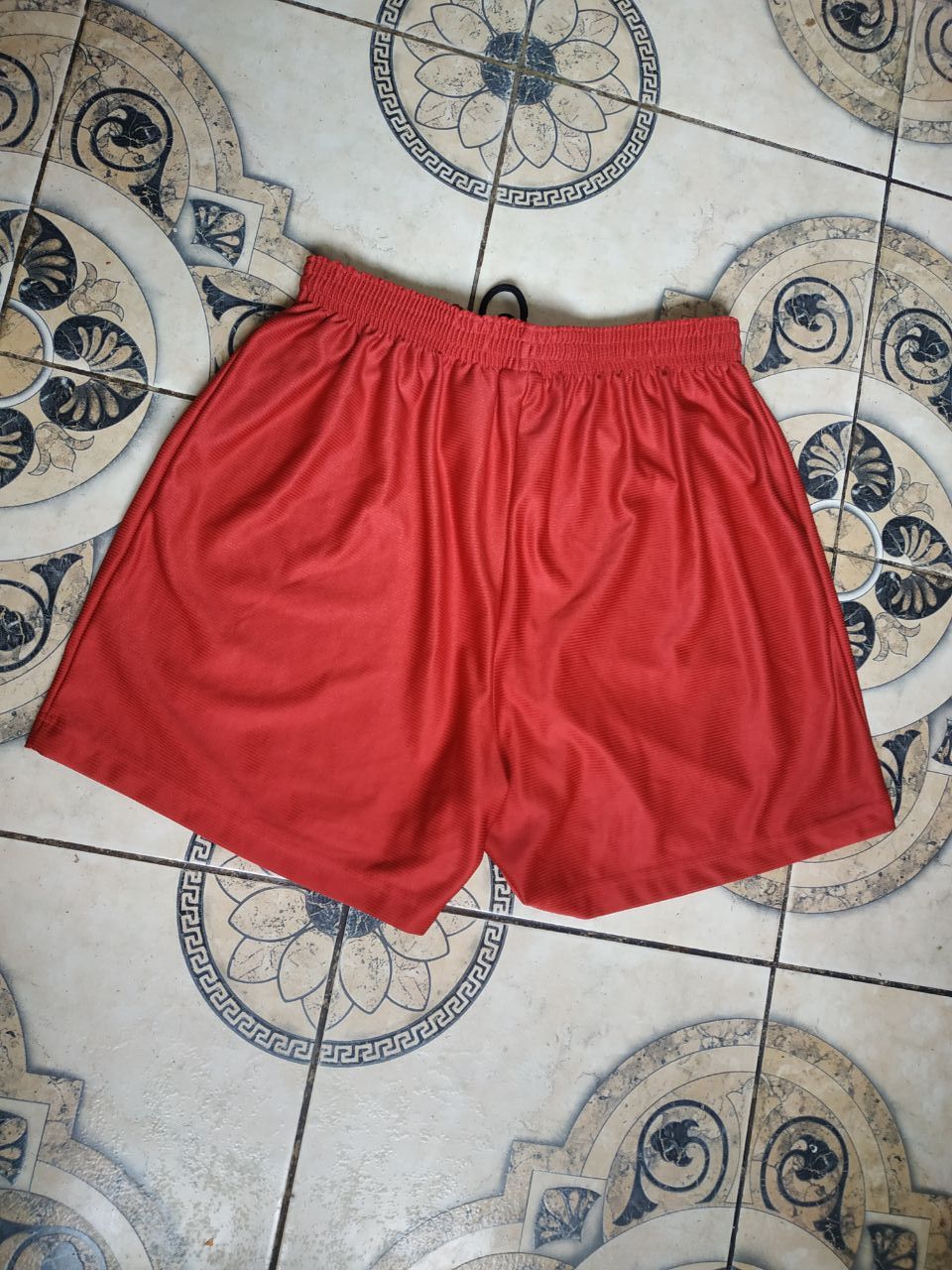 Nike Vintage Nike Team Shorts 90s Red Embroidered Swoosh Baggy L Size US 32 / EU 48 - 2 Thumbnail