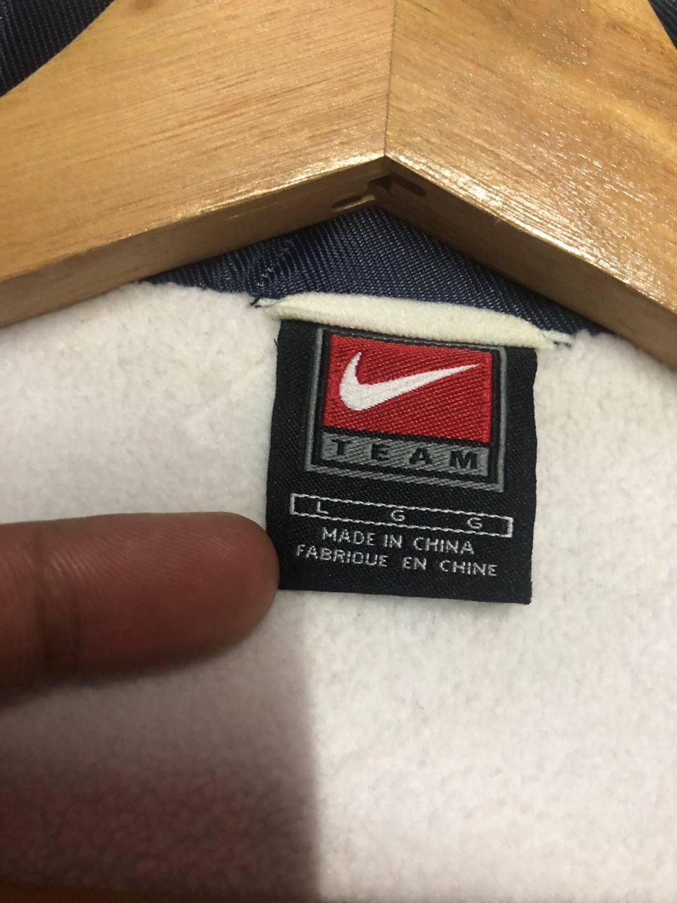 Nike Vintage Nike Basketball Windbreaker Jacket Size US L / EU 52-54 / 3 - 17 Thumbnail