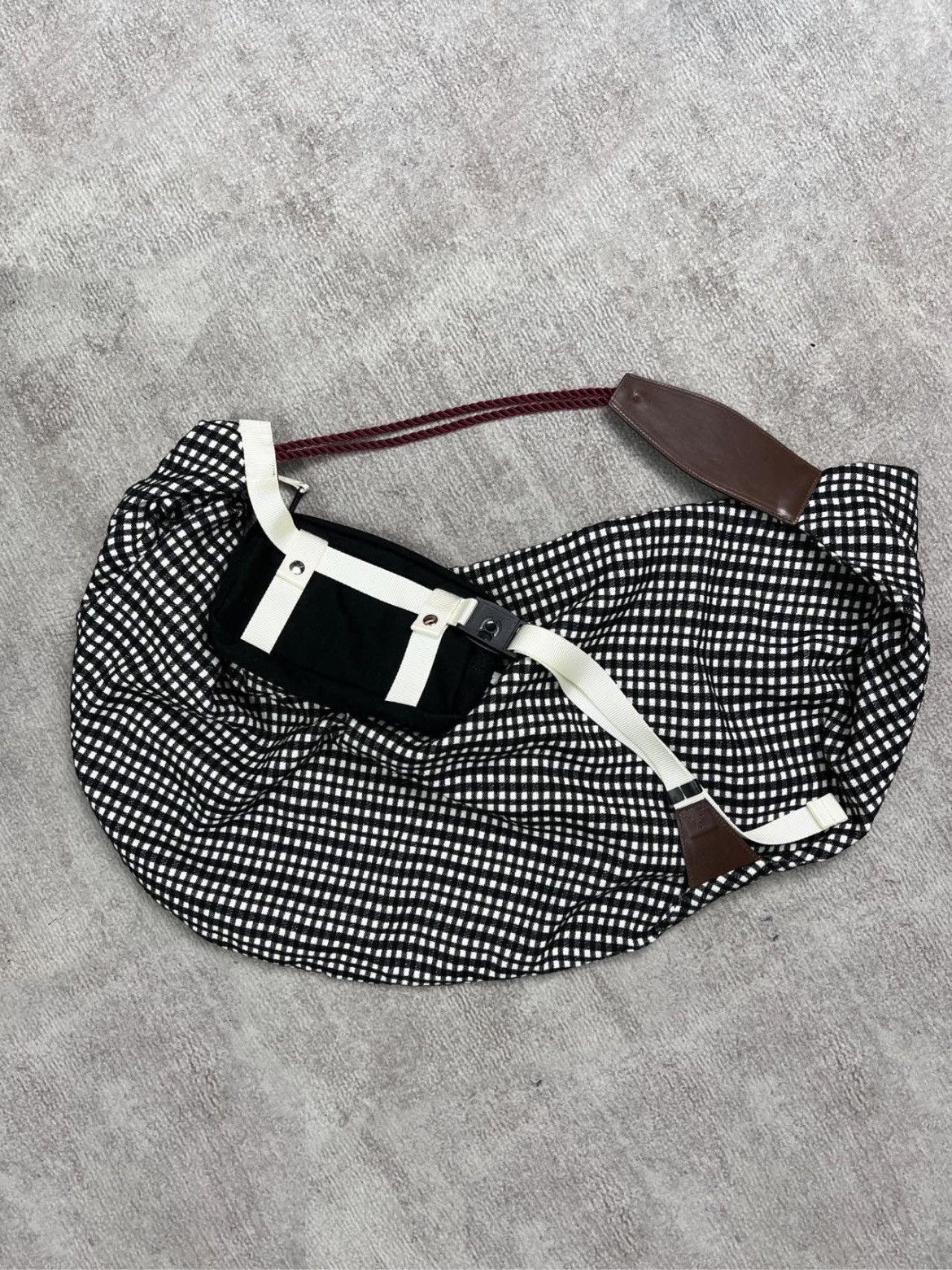 image of Undercover 20Aw Joint Bundle Bag in Black/White, Men's