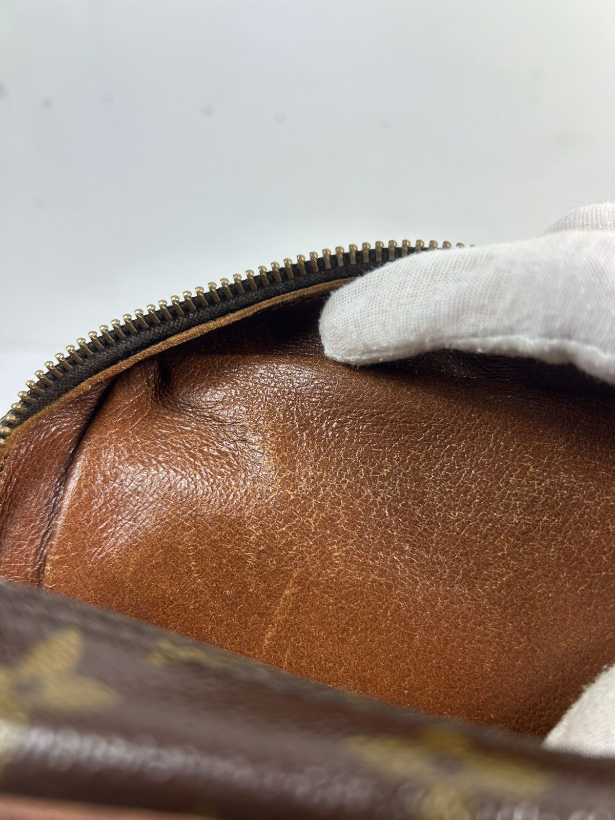 Louis Vuitton Louis Vuitton Monogram Crossbody Bag Size ONE SIZE - 7 Thumbnail