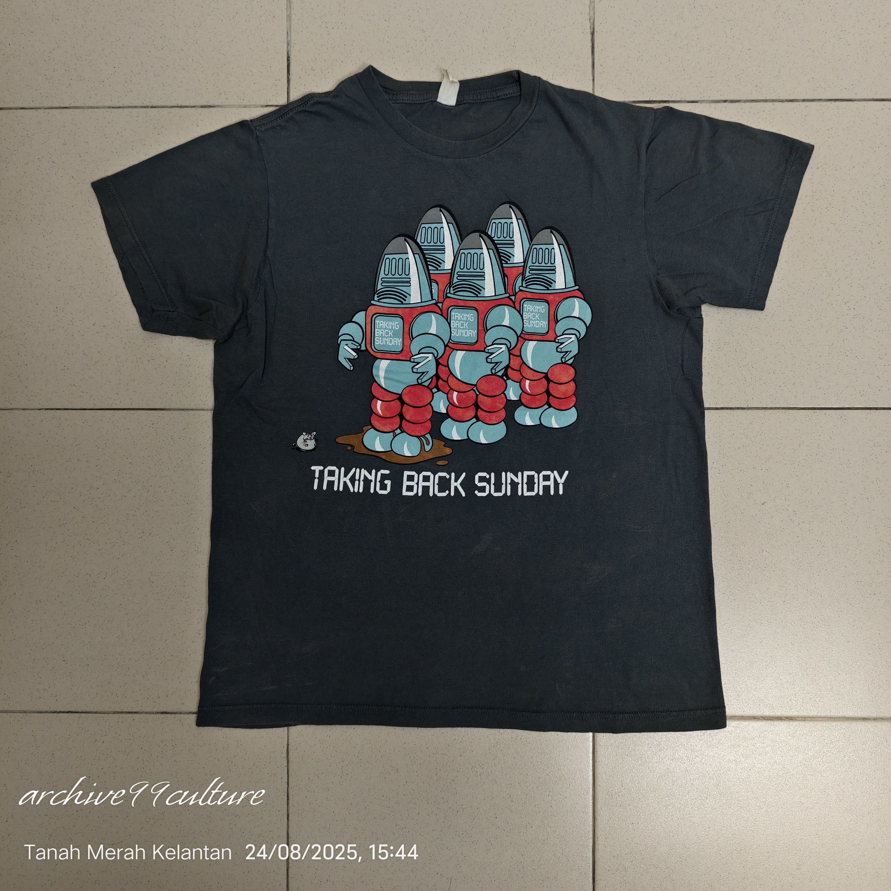 Band Tees Vintage Taking Back Sunday emo robot rock band tee Size US M / EU 48-50 / 2 - 1 Thumbnail