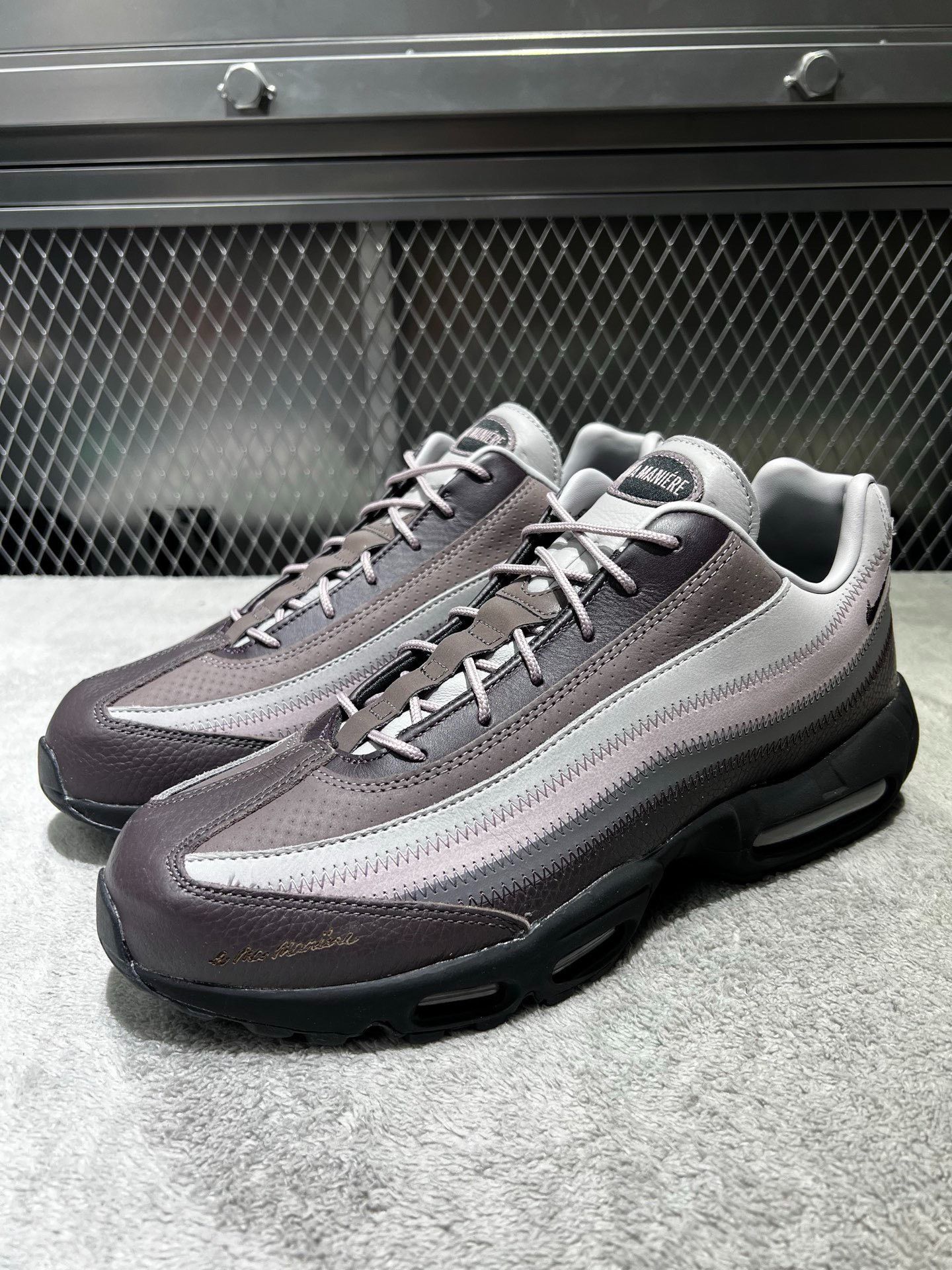 Nike Nike MAX 9 Pink Lowtop Sneakers 44.5 Men Size US 11 / EU 44 - 1 Thumbnail