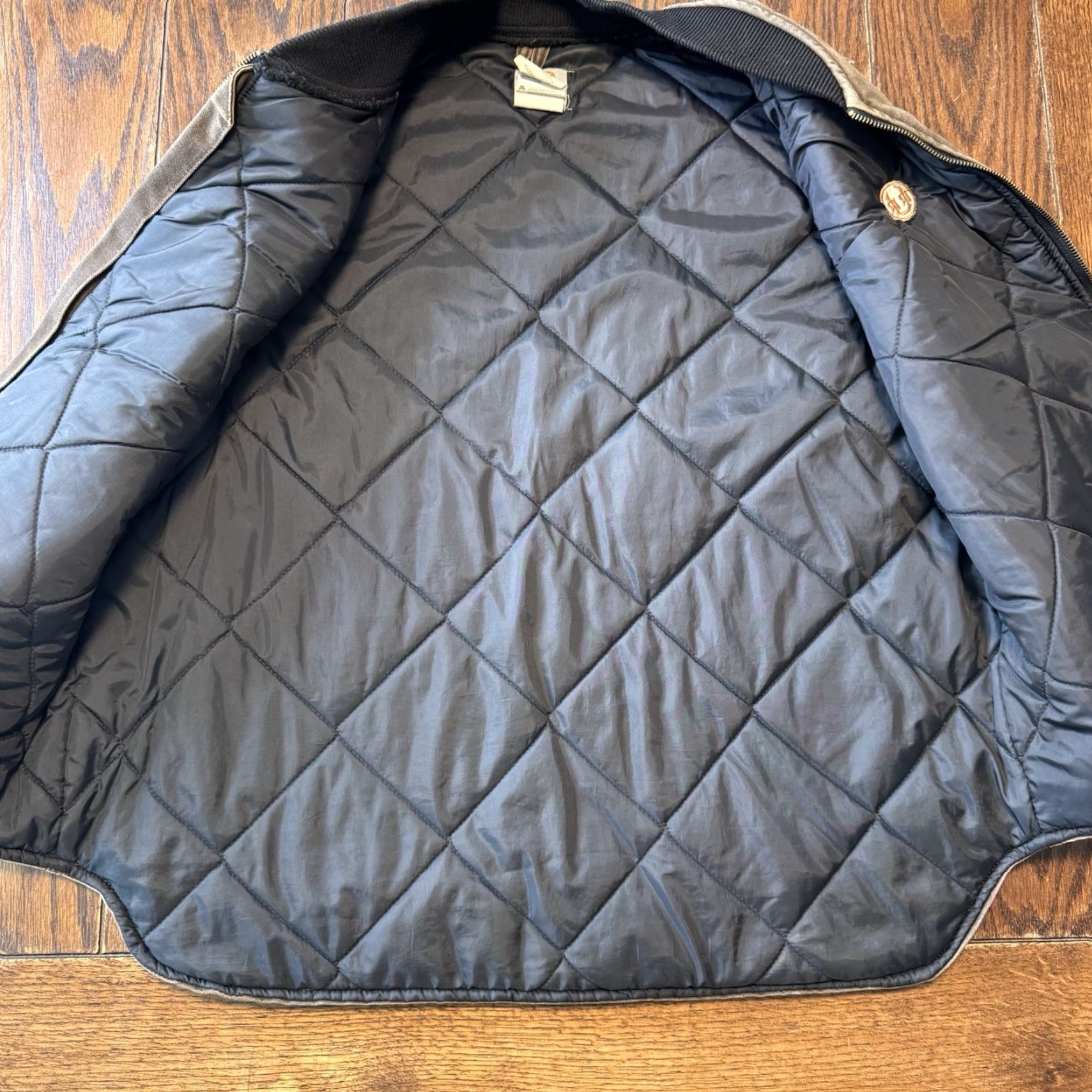 Carhartt VINTAGE Carhartt Duck Canvas Vest XL Union Railroad J V02 CHT Quilt Lined USA Men XL Brown Quilted Zipper Logo USMade Size US XL / EU 56 / 4 - 4 Thumbnail