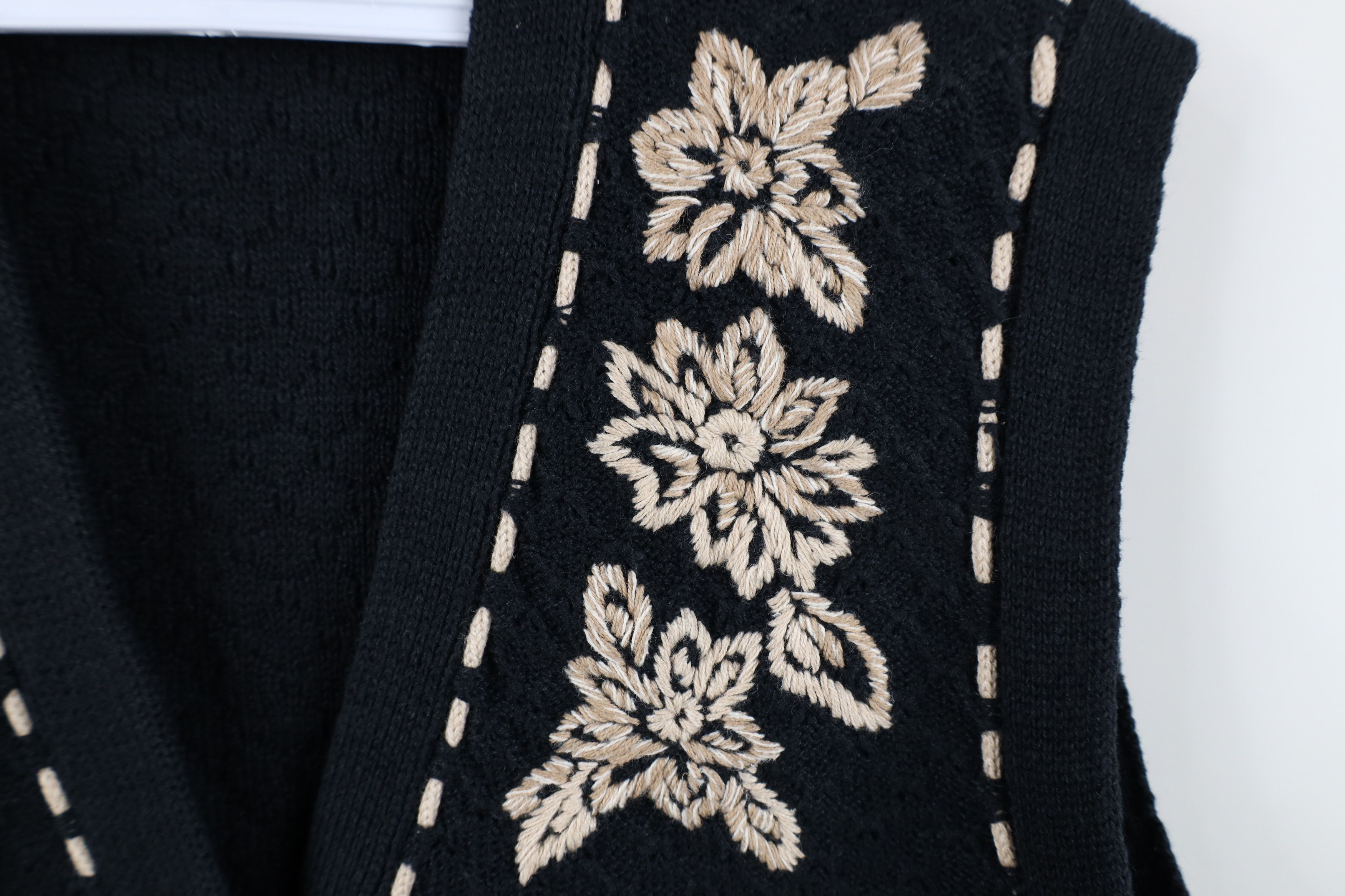 Vintage Vintage 90s Streetwear Hand Embroidered Flower Sweater Vest Size L / US 10 / IT 46 - 6 Thumbnail