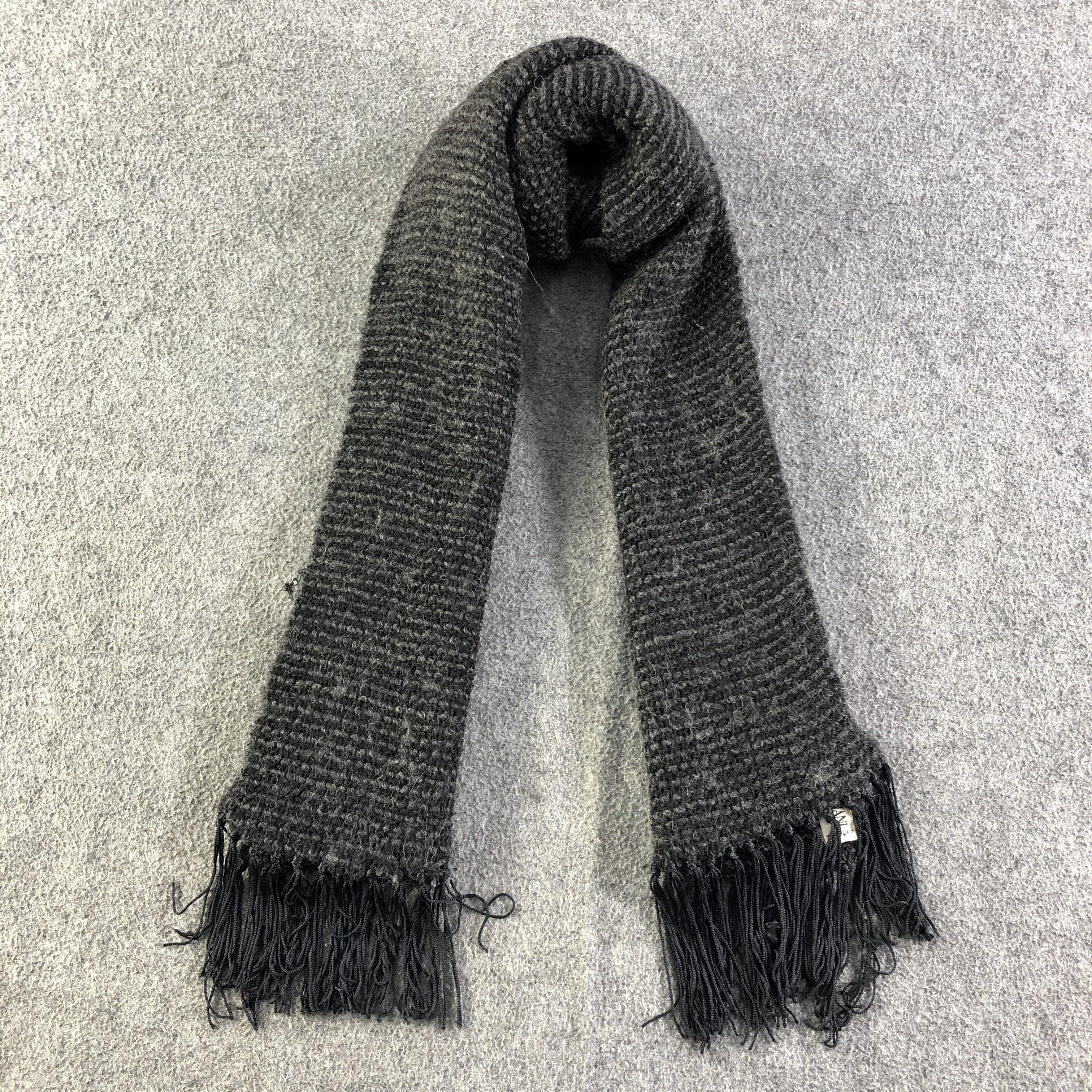 Giorgio Armani Giorgio Armani Scarf / Muffler / Neckwear P639 Size ONE SIZE - 1 Thumbnail