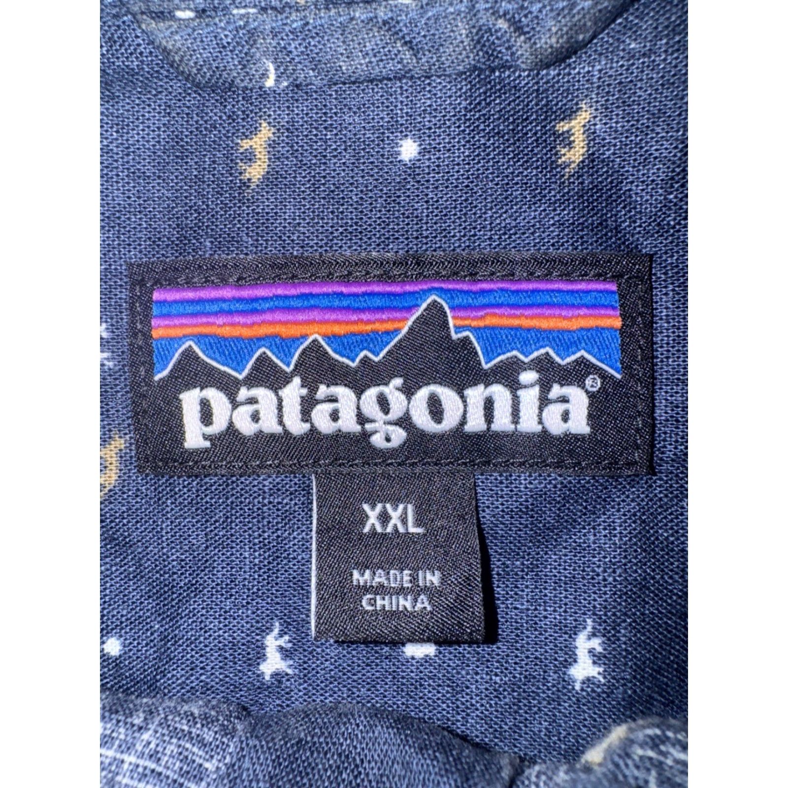 Patagonia Patagonia Shirt Blue 2XL Short Sleeve Double Pocket Button-Up Dog Print Mens Vintage No Size US XXL / EU 58 / 5 - 5 Thumbnail