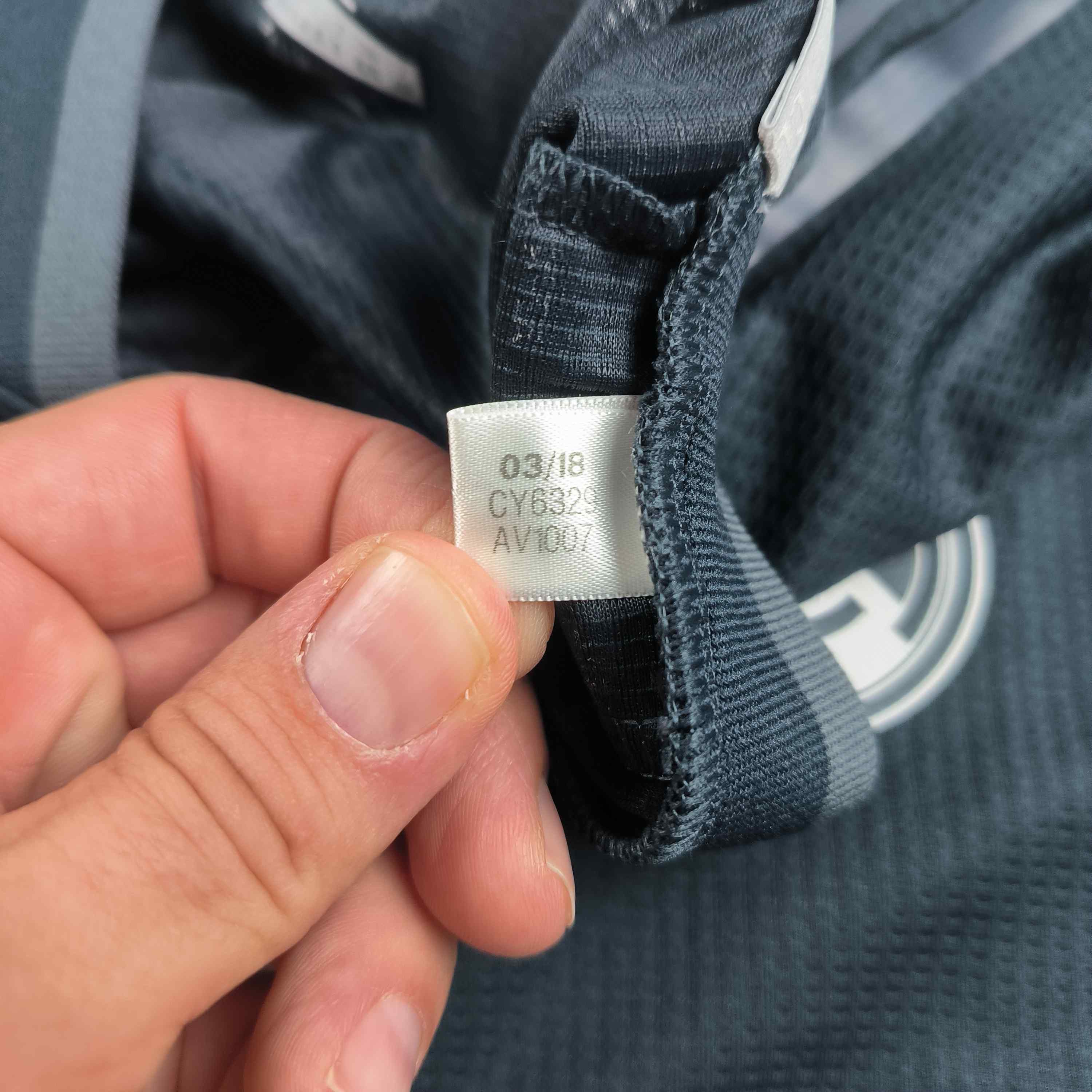 Adidas Real Madrid 2018-19 away Player Issue football jersey sz XL Size US XL / EU 56 / 4 - 6 Thumbnail