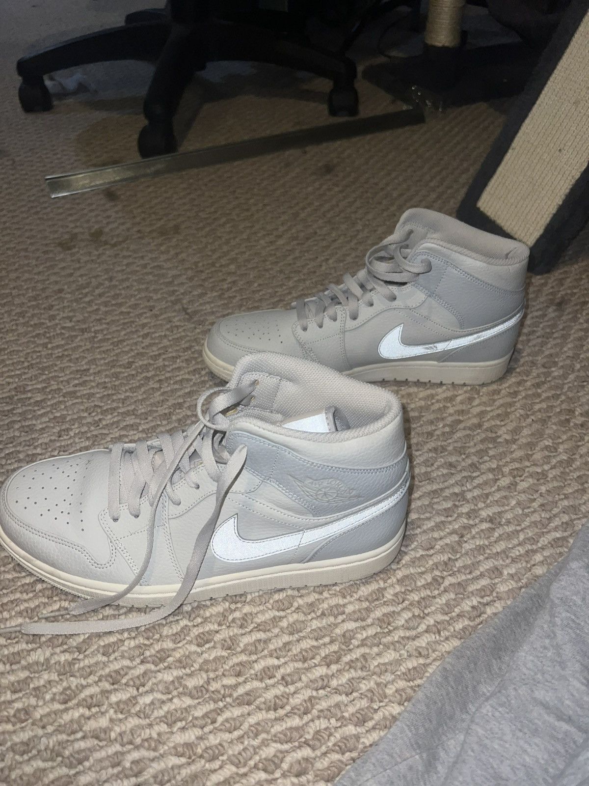 Nike Nike Air Jordan 1 Mid sneakers “Grey Fog” Size US 10.5 / EU 43-44 - 2 Thumbnail