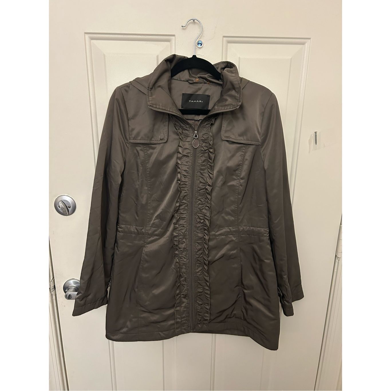 Canari Tahari Quilted Ruffle Zip Coat, Hooded Jacket, Sz Medium Size M / US 6-8 / IT 42-44 - 1 Thumbnail