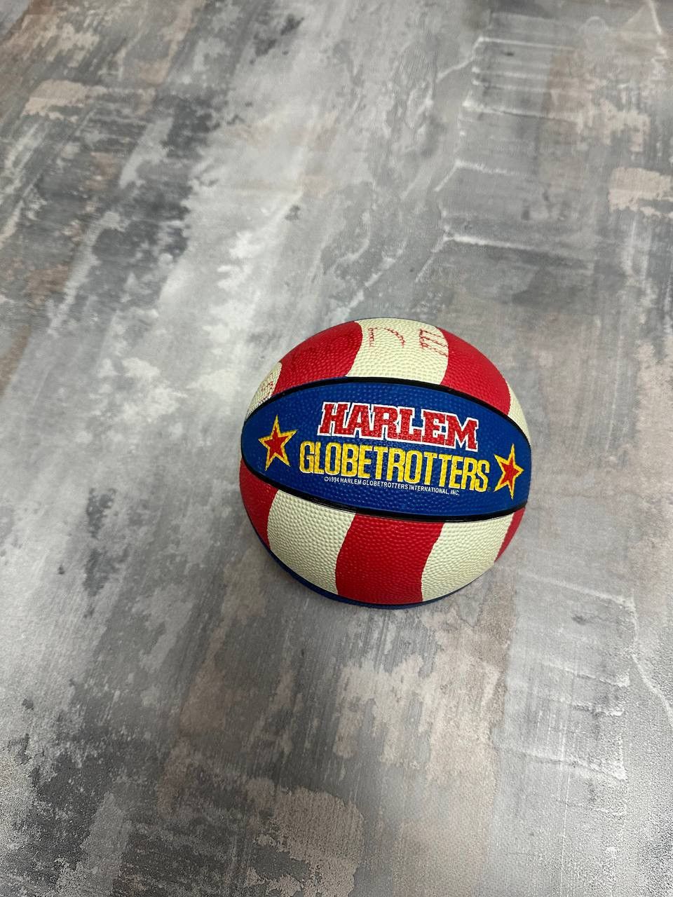 Harlem Globetrotters × NBA × Vintage Vintage 1994 Harlem Globetrotters Baden Basketball Ball Size US M / EU 48-50 / 2 - 1 Thumbnail