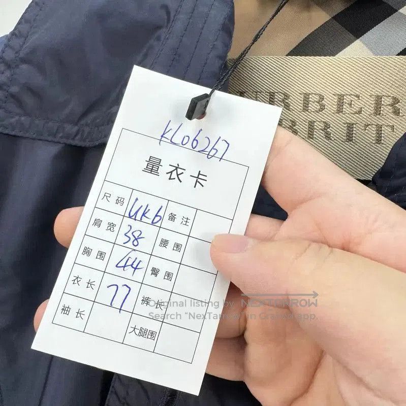 Burberry Burberry Navy Double-Breasted Trench Coat for Women. Size M / US 6-8 / IT 42-44 - 7 Thumbnail
