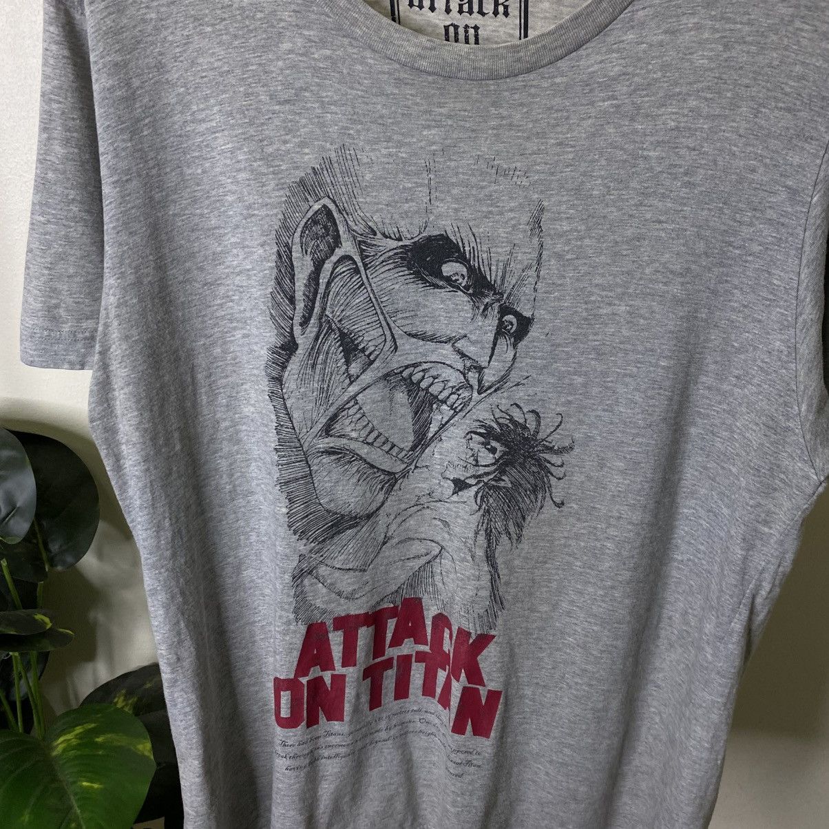 Anime Uniqlo UT Attack On Titan Japanese Manga Series T Shirt Size US L / EU 52-54 / 3 - 2 Thumbnail