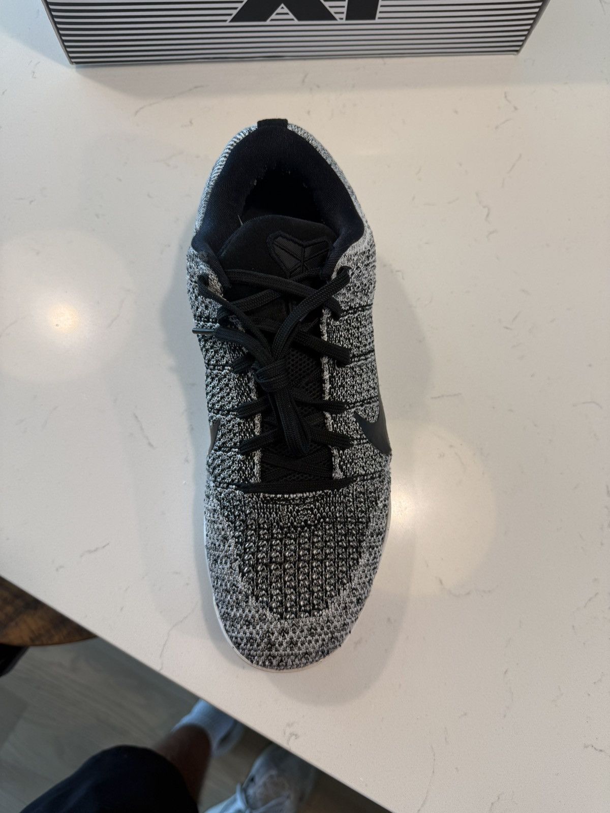 Nike Kobe 11 Low Oreo Size US 10.5 / EU 43-44 - 3 Thumbnail