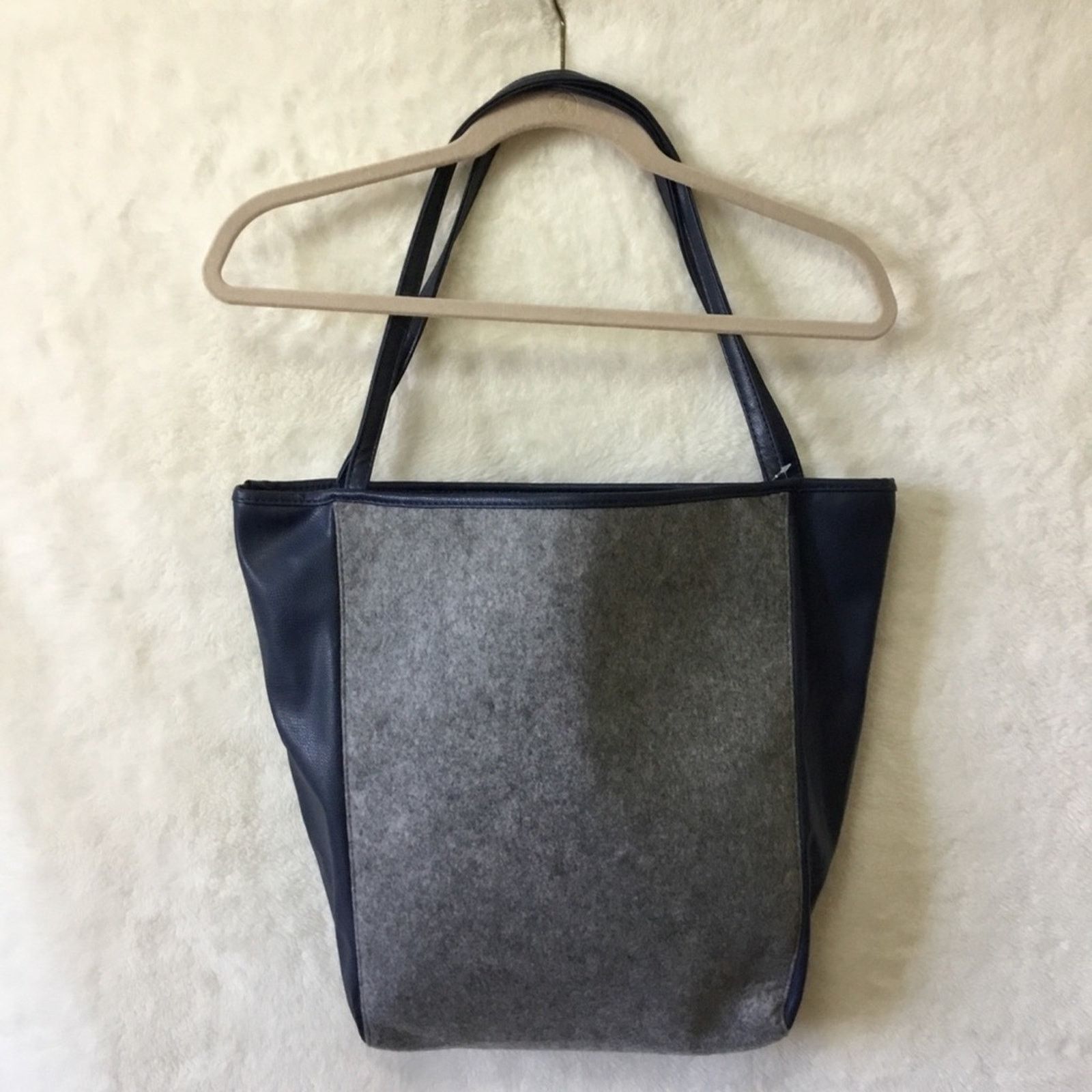 Neiman Marcus Neiman Marcus Gray Tote Bag Size ONE SIZE - 1 Thumbnail