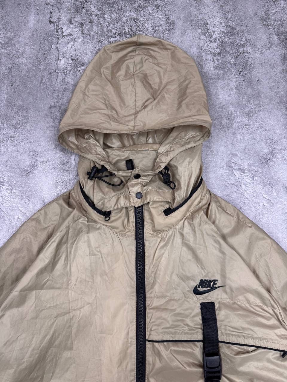 Nike Nike Men Lightweight Windbreaker Jacket Beige Size M Size US M / EU 48-50 / 2 - 4 Thumbnail