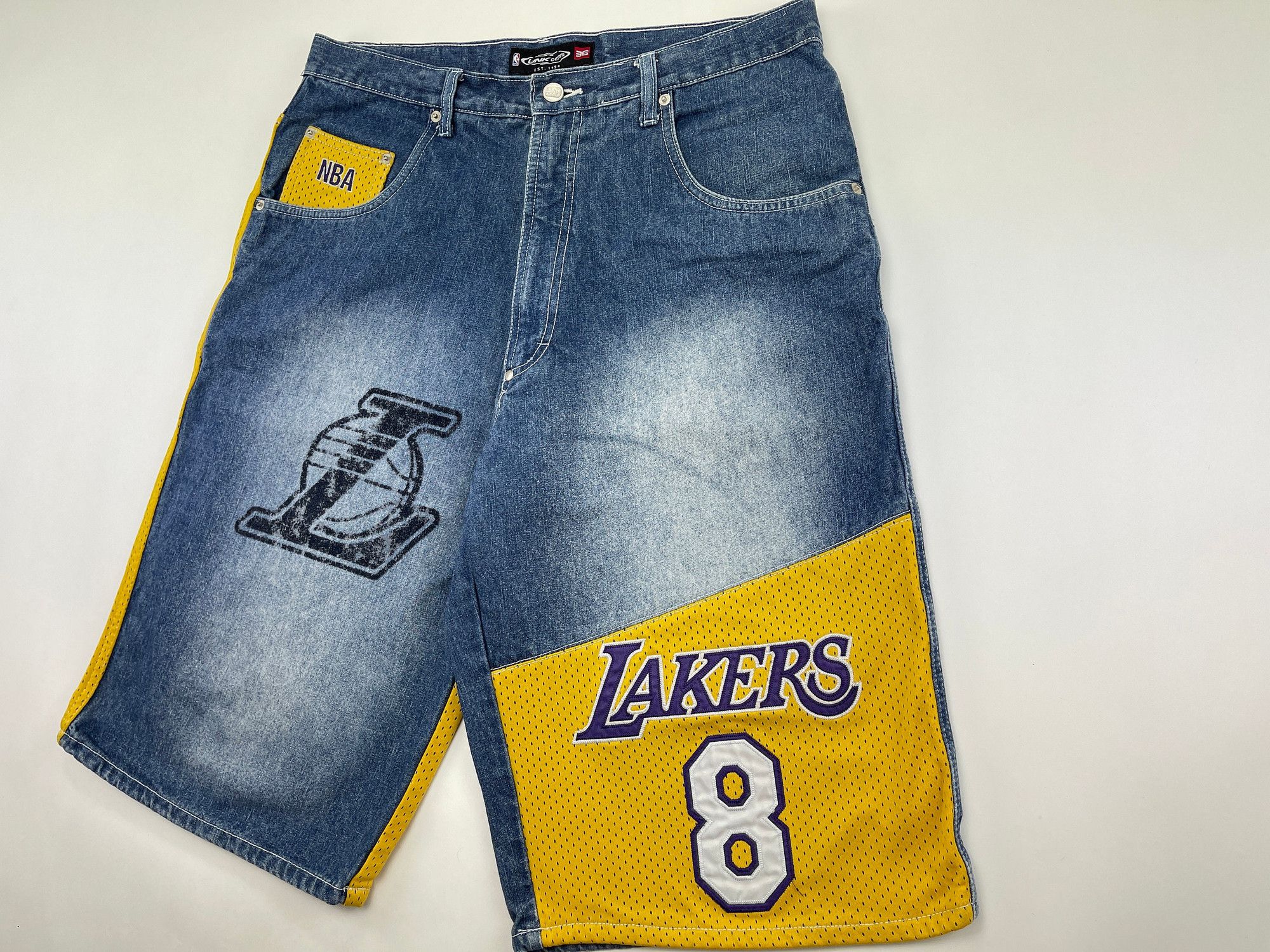 NBA NBA shorts, Los Angeles Lakers, vintage UNK basketball, W 36 Size US 36 / EU 52 - 10 Thumbnail