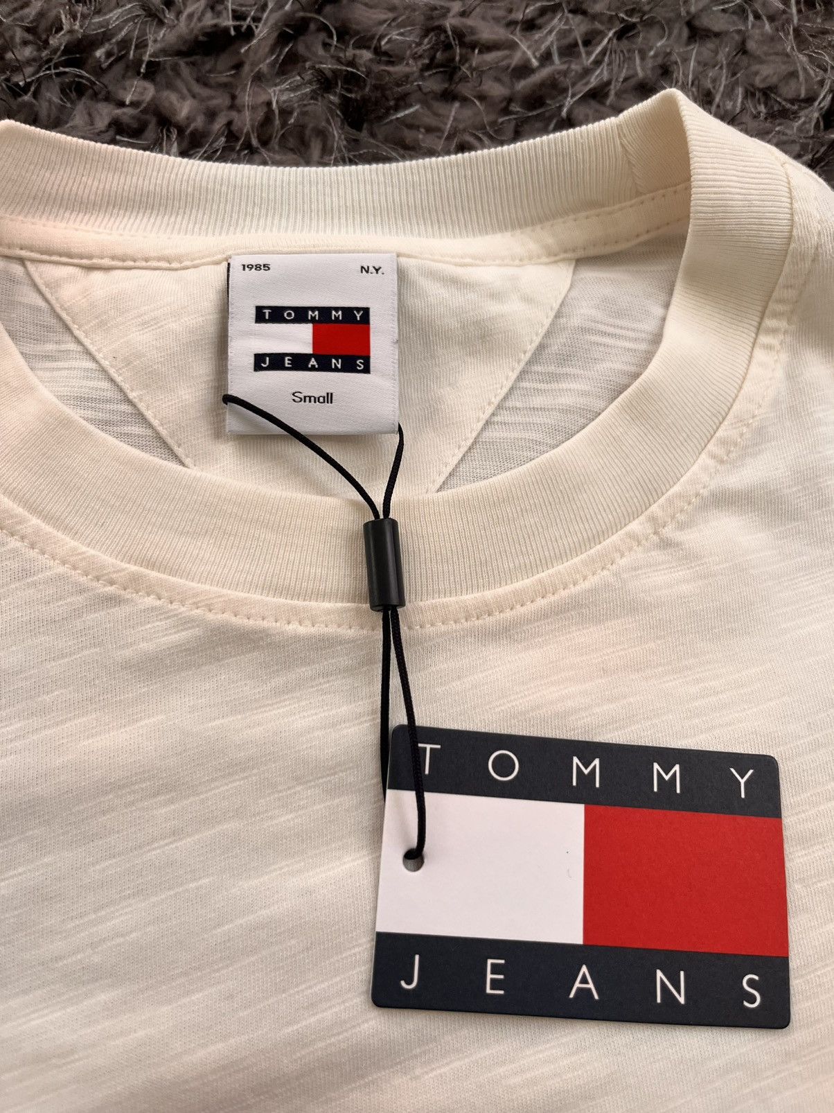 Tommy Jeans Tommy Jeans - Cream printed T-shirt Size US S / EU 44-46 / 1 - 2 Thumbnail