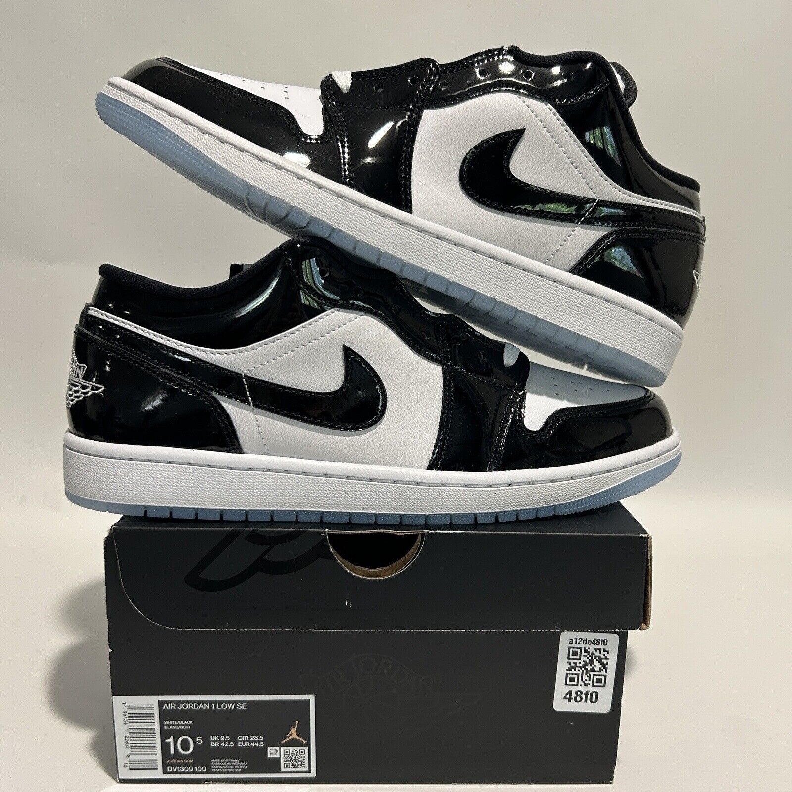 Nike Nike Air Jordan 1 Low SE Retro “Concord/White Black” 2024 Size US 10.5 / EU 43-44 - 1 Thumbnail