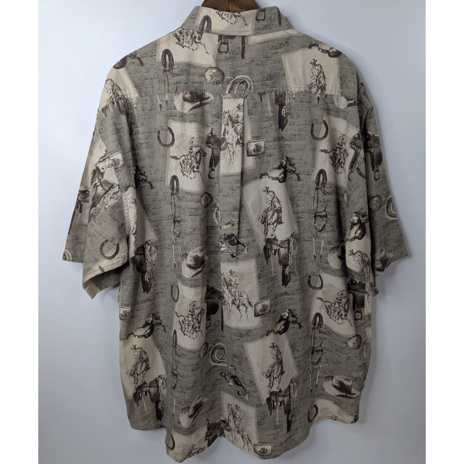 Vintage Bluff Creek Shirt Men's 2XL Button-Down Collared Cotton Twill Outdoor Cowboy Saddle AOP Button Up Size US XXL / EU 58 / 5 - 3 Thumbnail