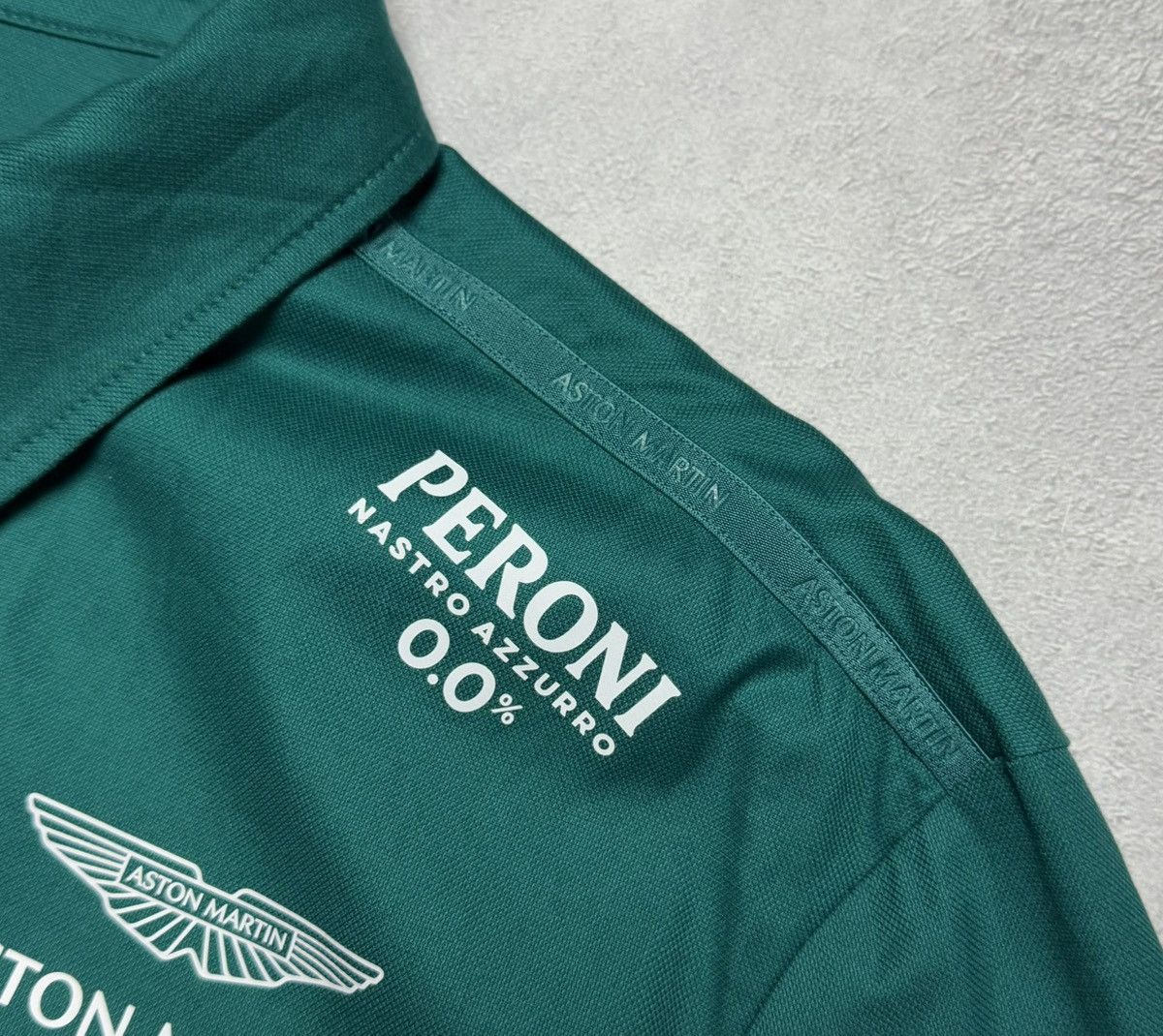 Formula 1 Aston Martin Cognizant F1 Racing Team 2023 Button Up Shirt Size US L / EU 52-54 / 3 - 10 Thumbnail