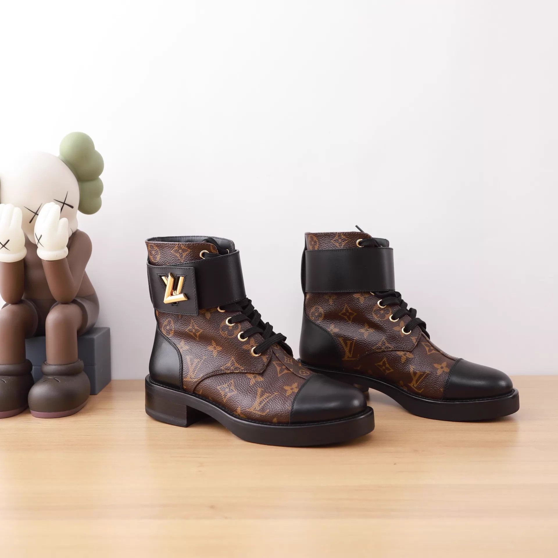 Louis Vuitton LV boots size 36 Size US 5.5 / IT 35.5 - 2 Thumbnail