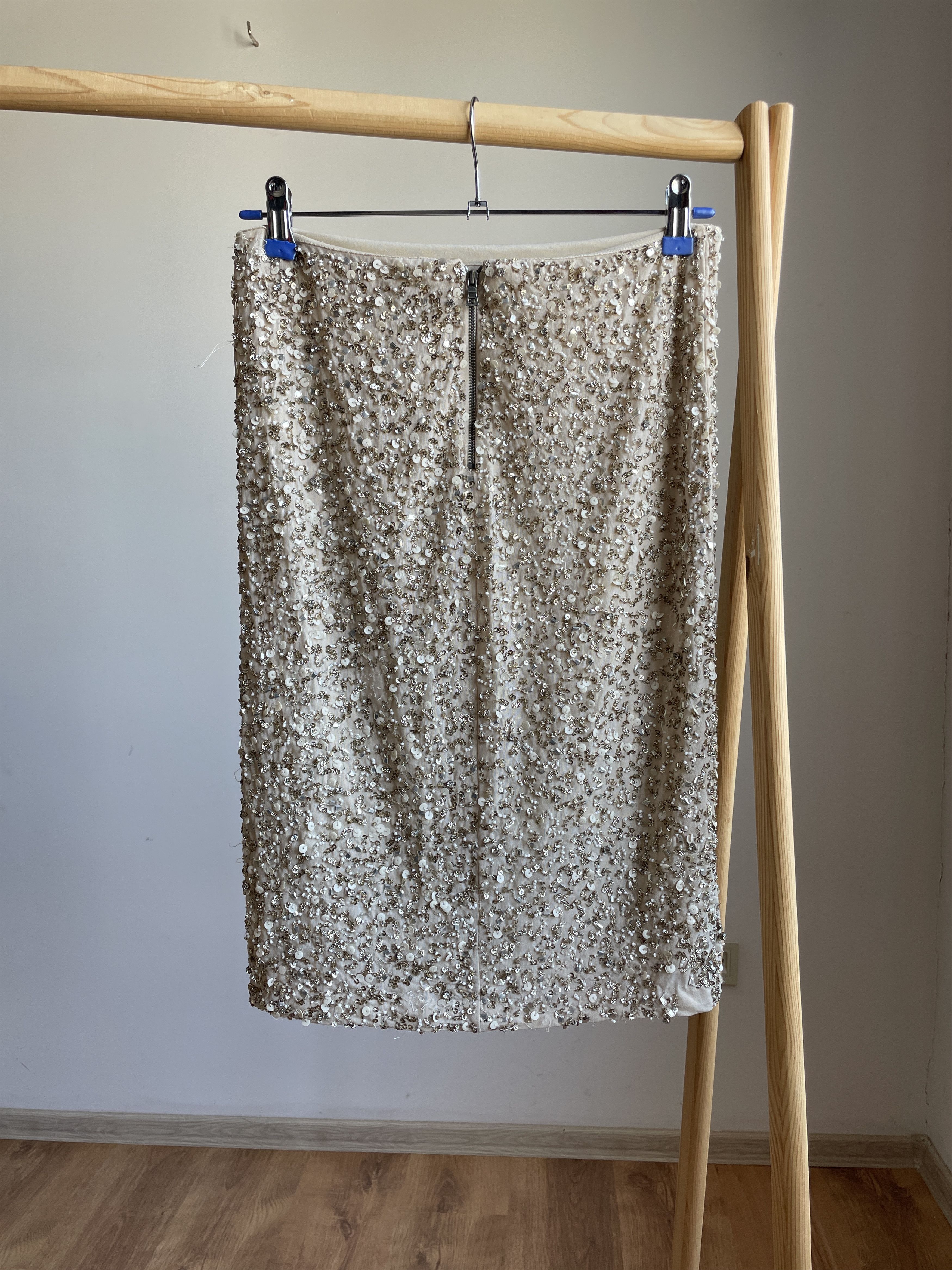 Alice + Olivia Alice + Olivia Sequin Midi Skirt Size US 8 Size 30" / US 8 / IT 44 - 2 Thumbnail