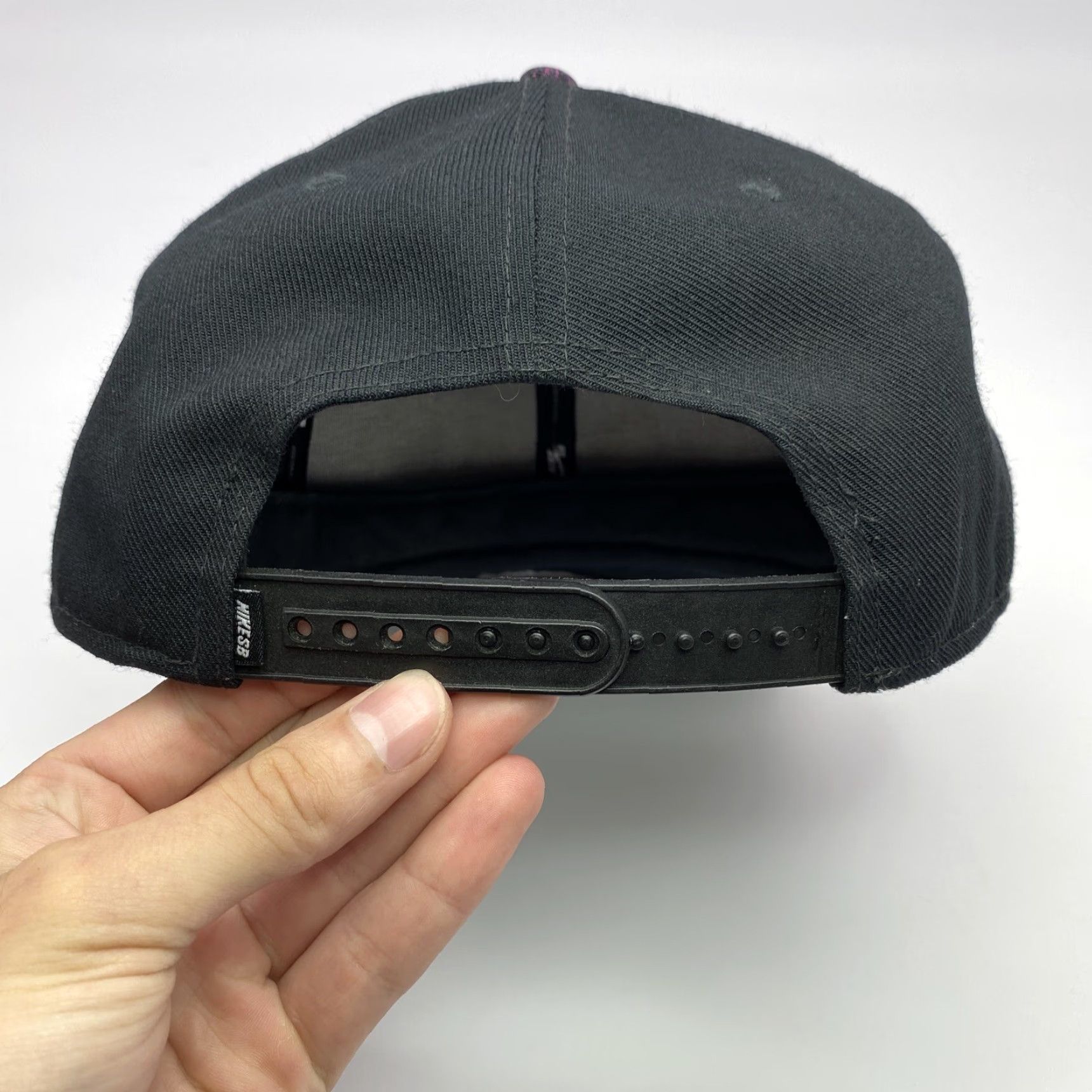 Nike VINTAGE Nike SB DUNK LOW PRIMITIVE SEASONAL HAT Plum Tie Dye Snapback Adjustable Black Unisex Adults Size ONE SIZE - 4 Thumbnail