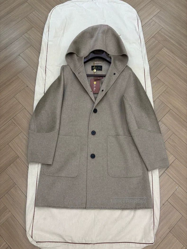 Loro Piana Loro Piana Hooded coat 100% cashmere, buttons with logo Size M / US 6-8 / IT 42-44 - 1 Thumbnail