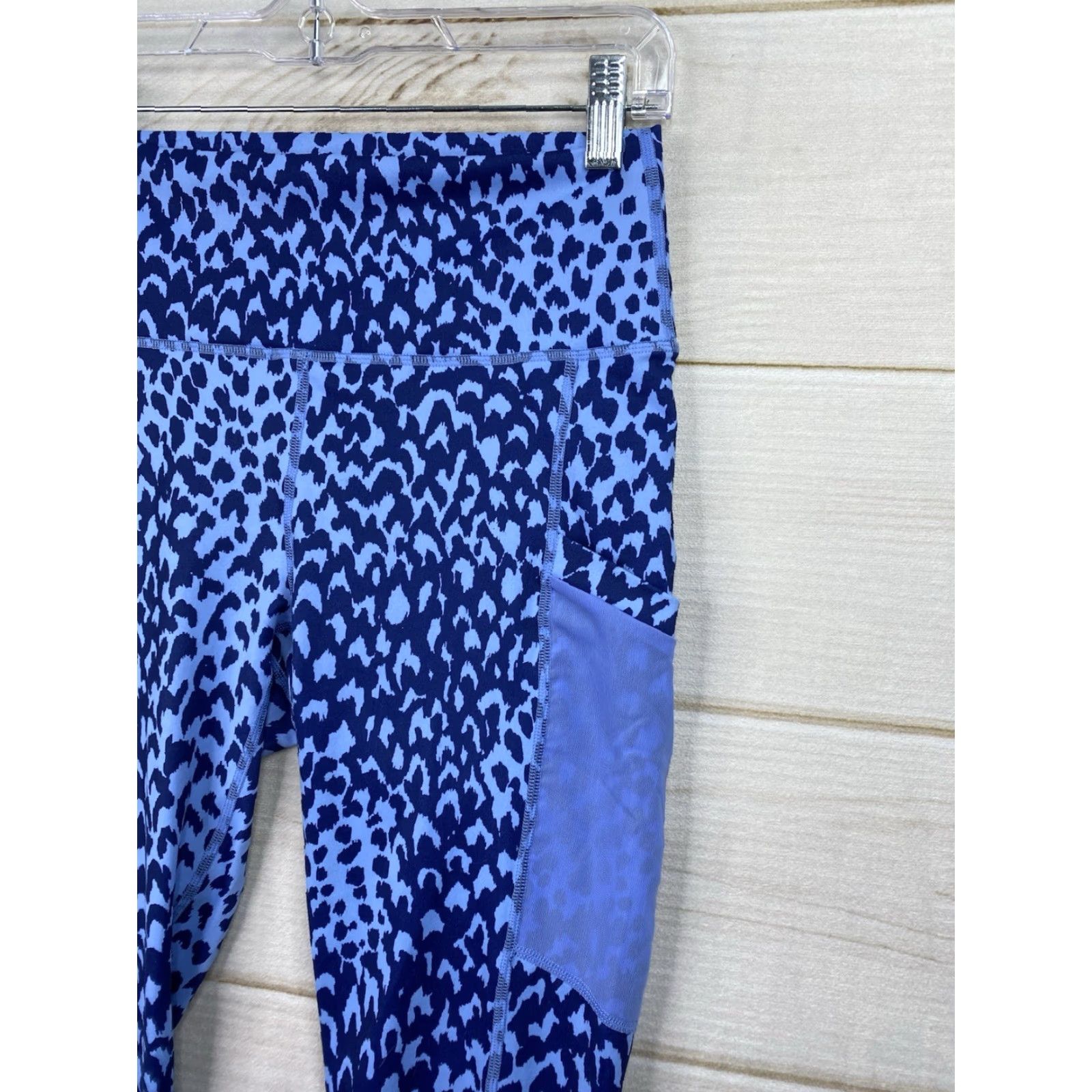 Fabletics Fabletics Leggings S Blue Animal Print Pockets High Rise Skinny Athletic Womens Size 28" / US 6 / IT 42 - 2 Thumbnail