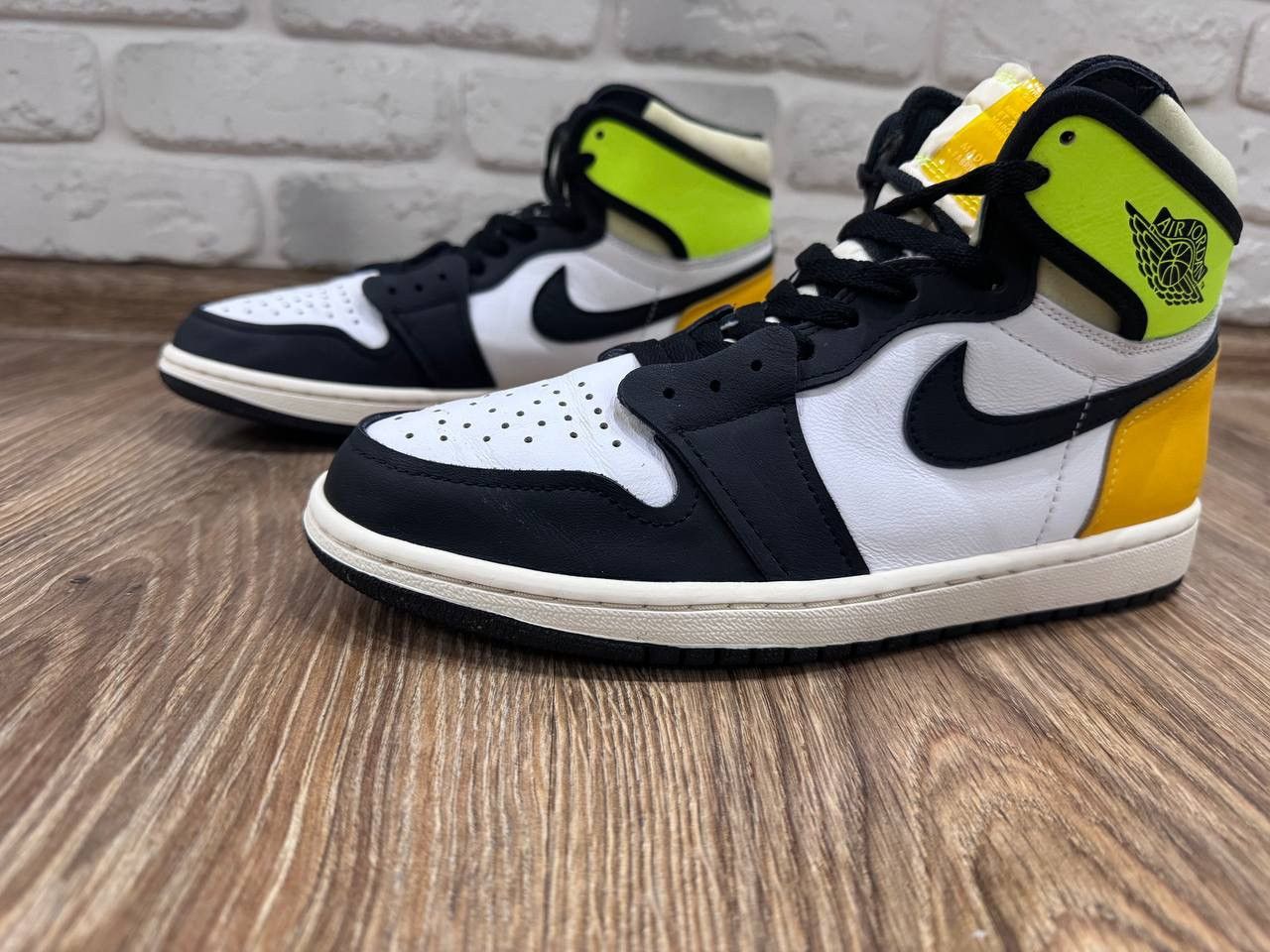 Nike Nike Air Jordan 1 Retro High OG Size 41 US 8 Size US 8 / EU 41 - 9 Thumbnail