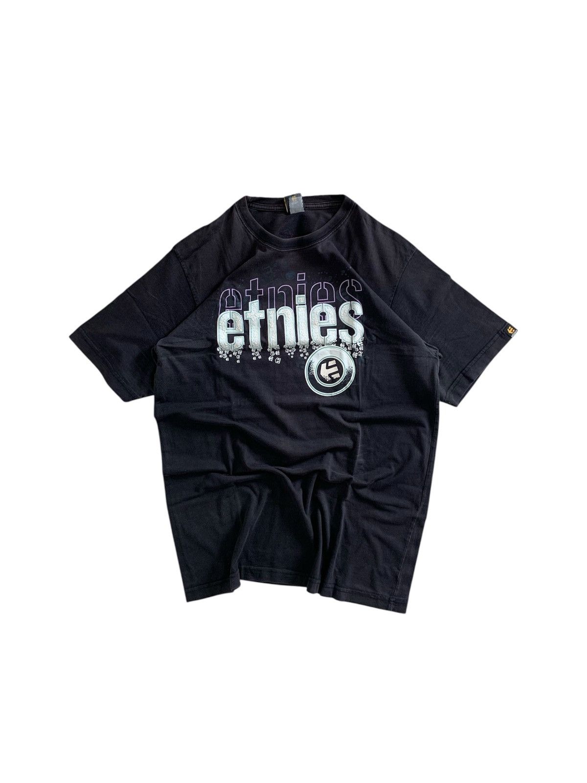 Etnies Vintage Etnies Skateboards Faded Tshirt Size US L / EU 52-54 / 3 - 1 Thumbnail